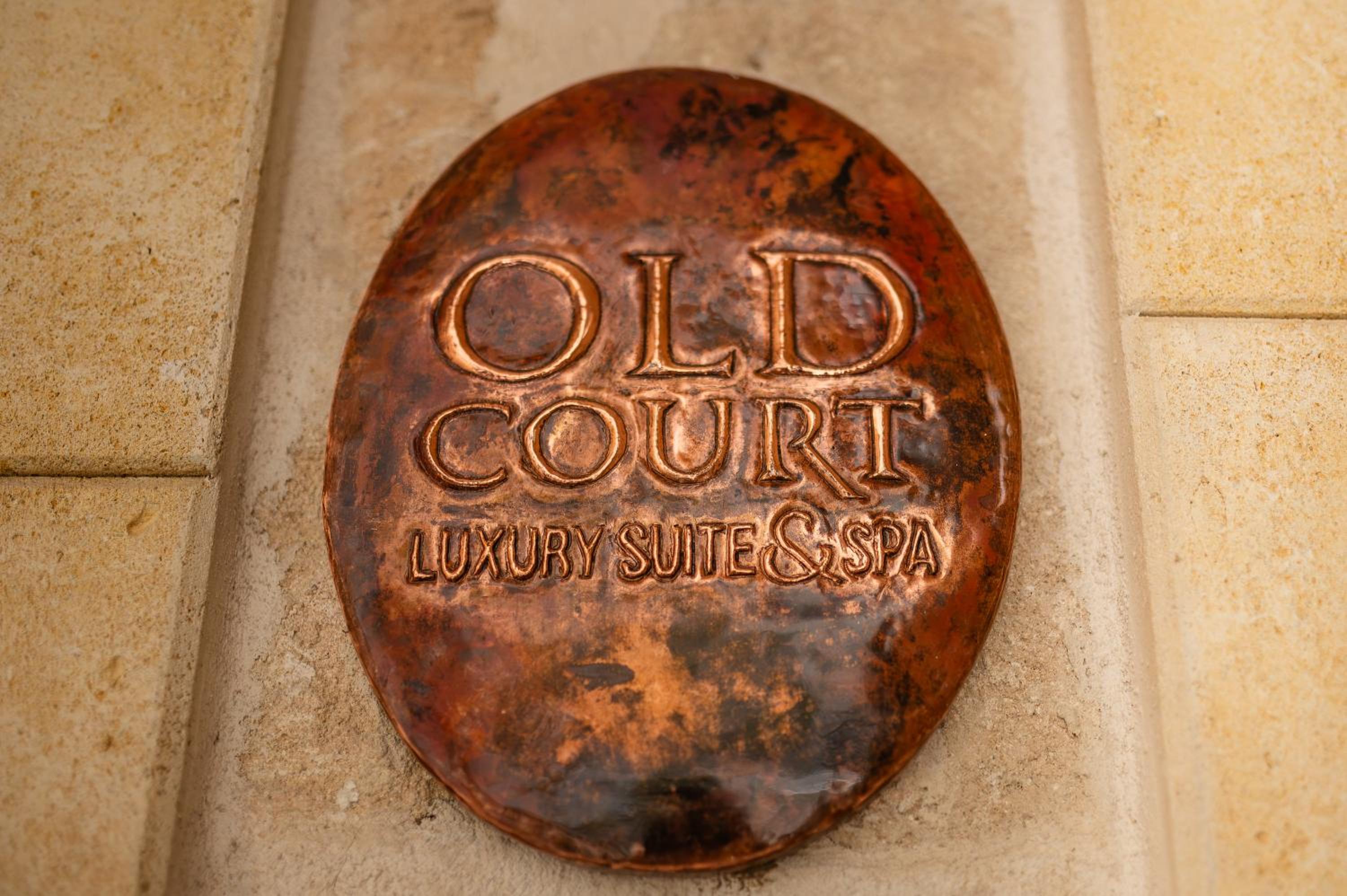 Old Court Luxury Suite&Spa by MONHOLIDAY photo 5