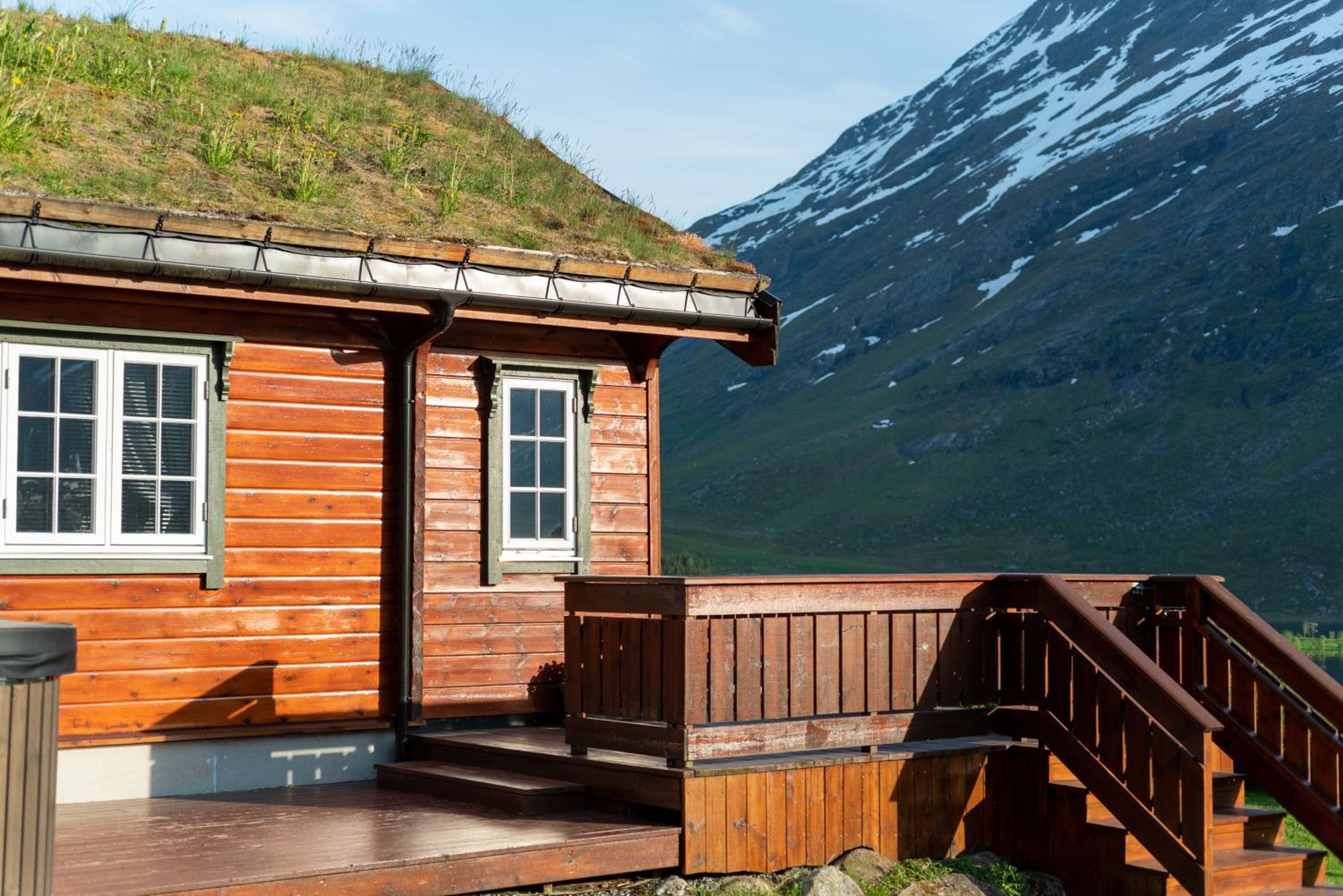 Cabin near the lake view 3
