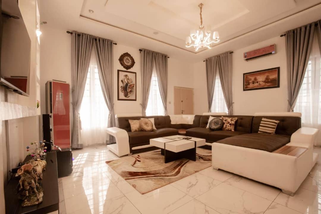 luxury 4 bedrooms apartment in lekki view 3