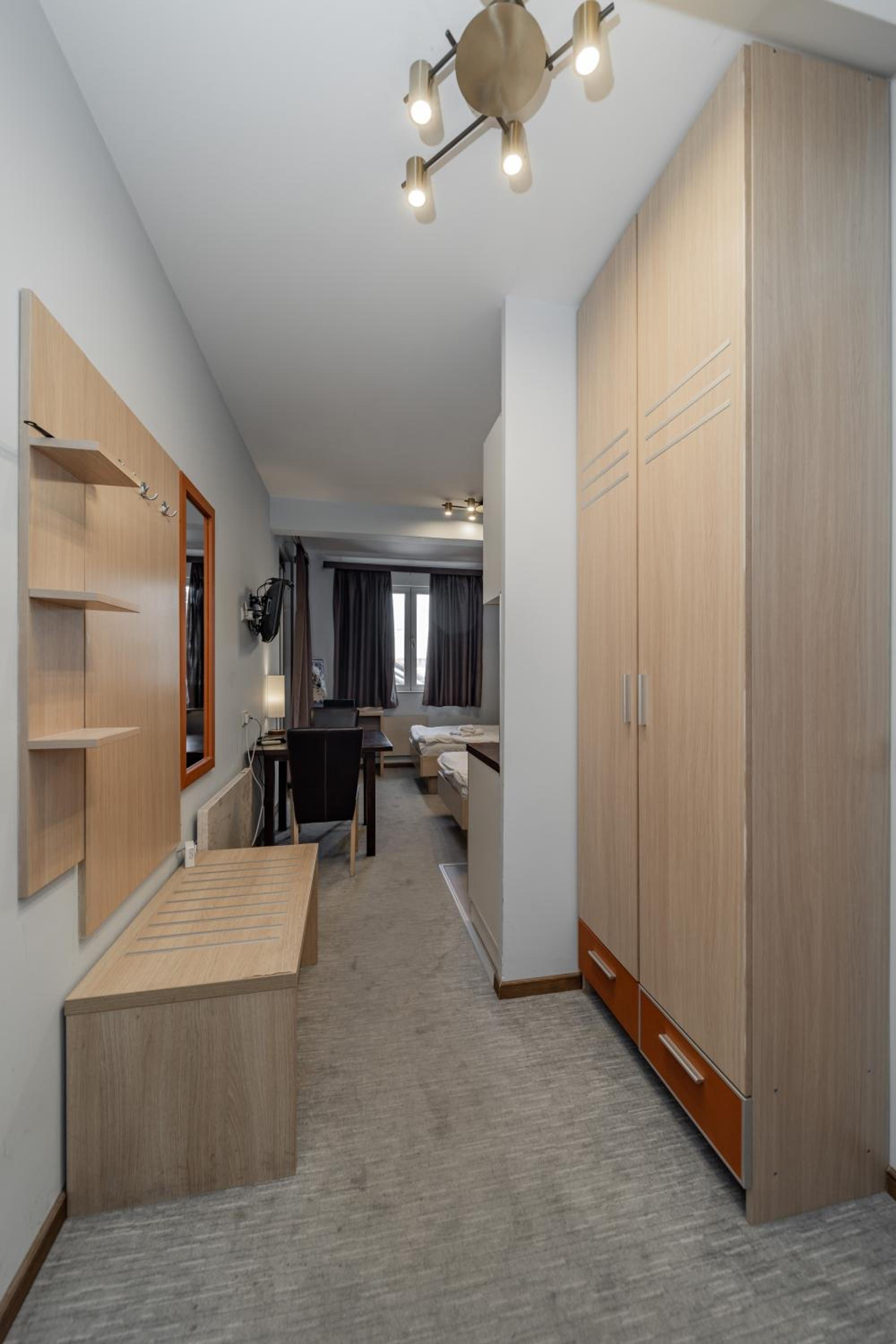 Photo 8