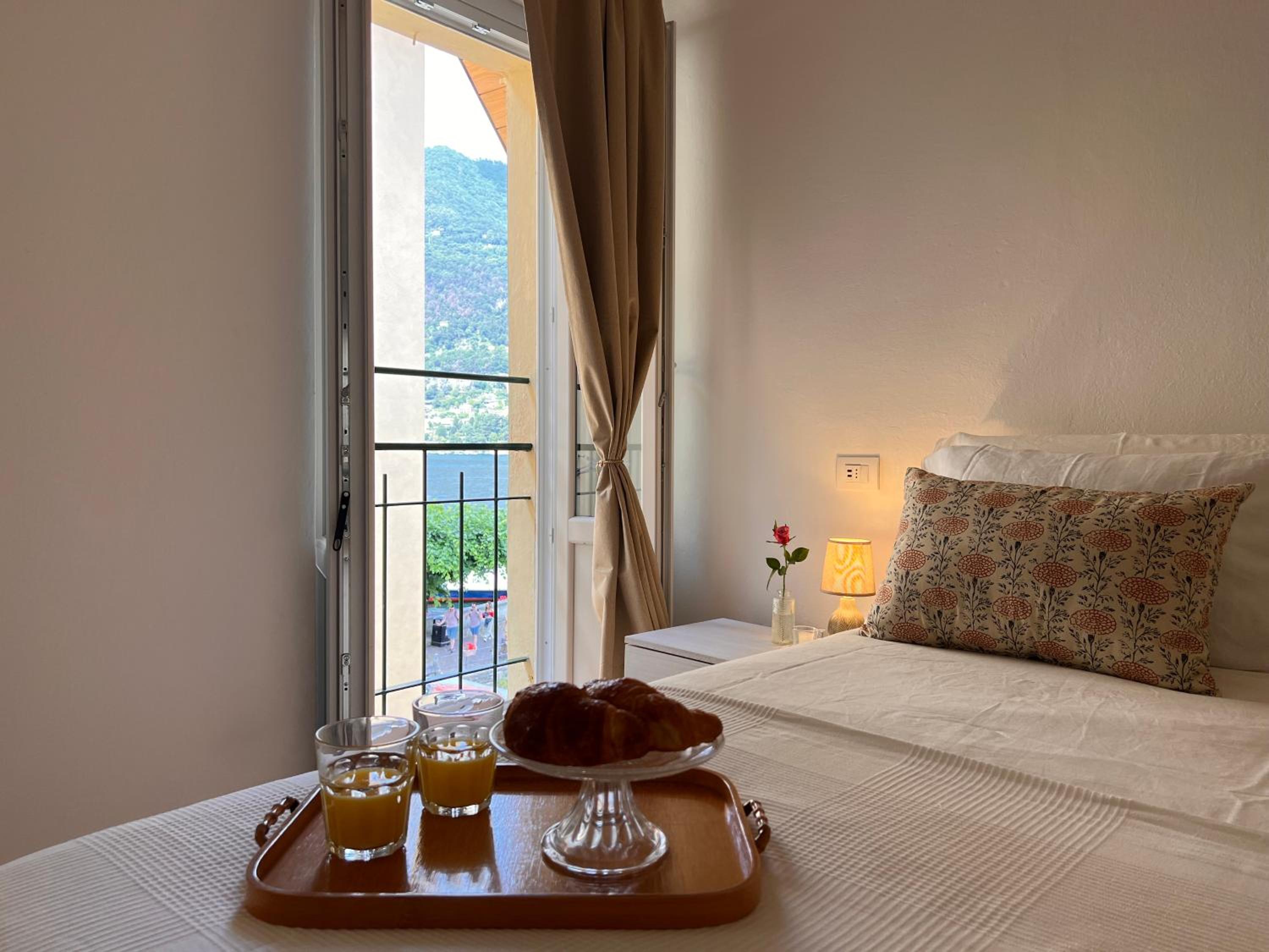 La Finestra sul Molo - by MyHomeInComo view 4