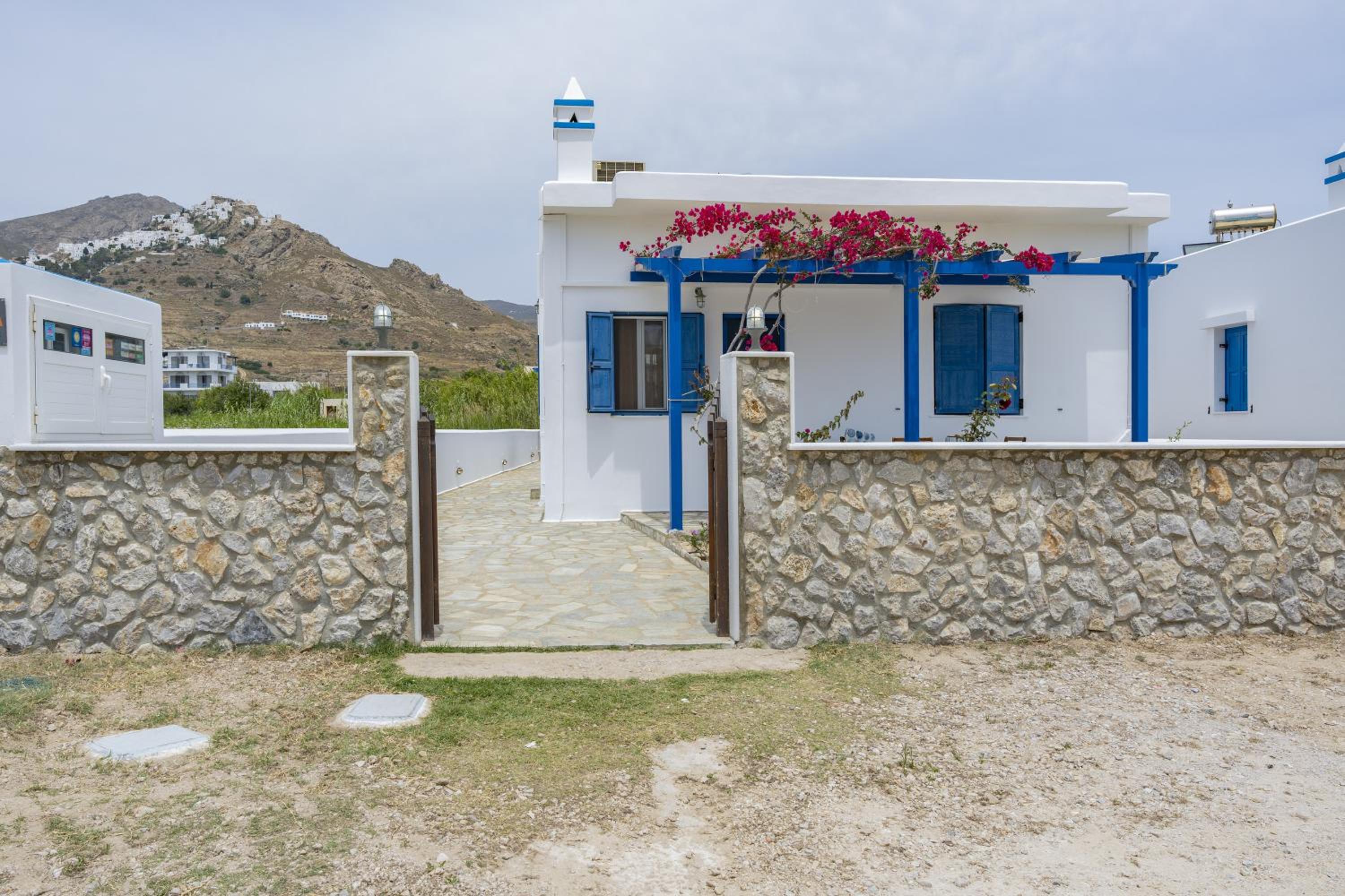 Studios Ninemia Serifos 3 view 5