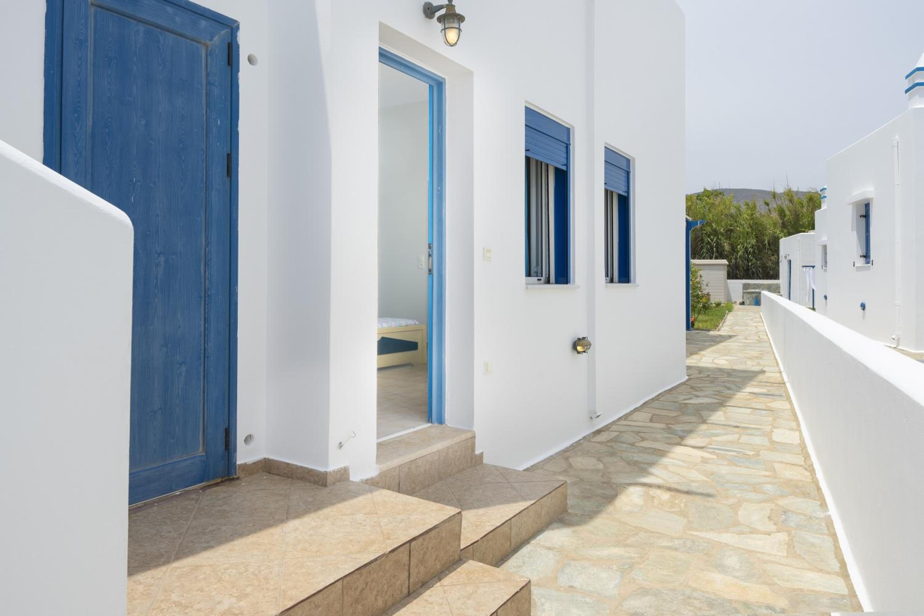 Studios Ninemia Serifos 2