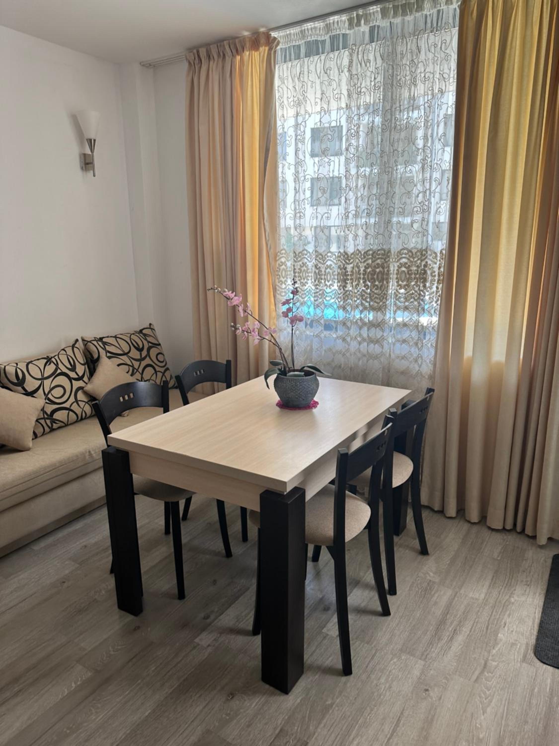 AVALON, Apartment C102