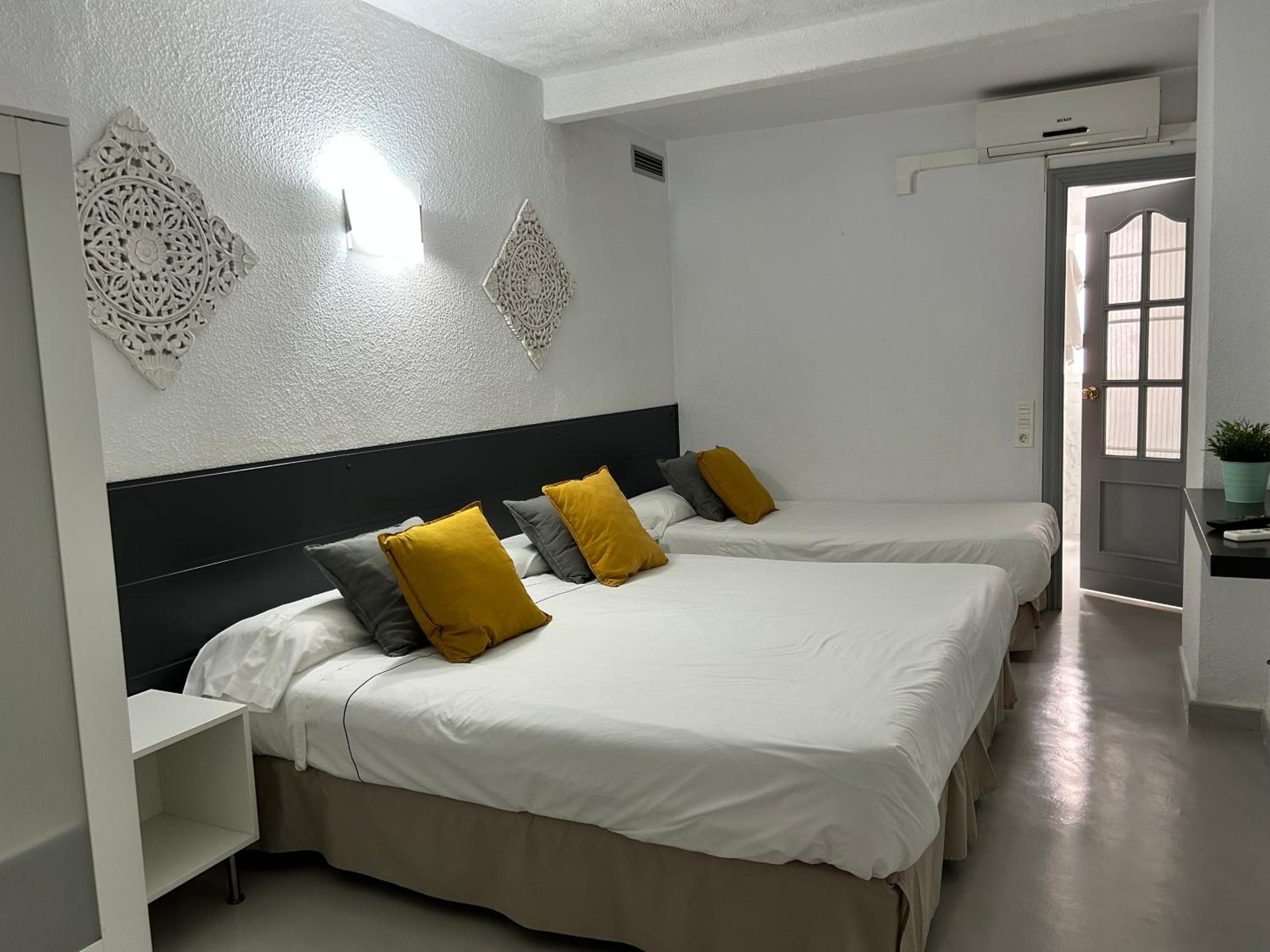 Marbella Vacations - Hostal Berlin - Property Image 38