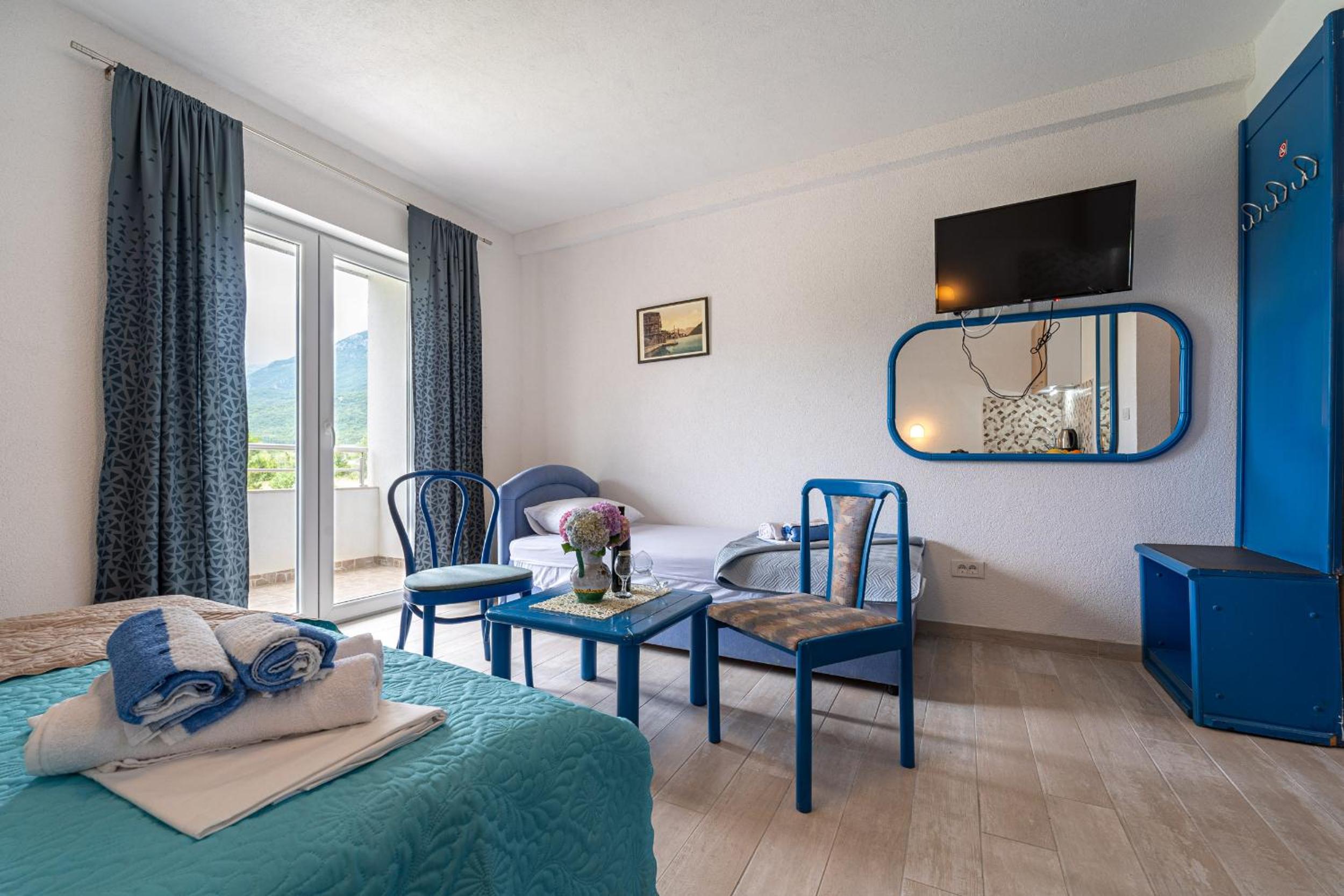 MAS Apartments