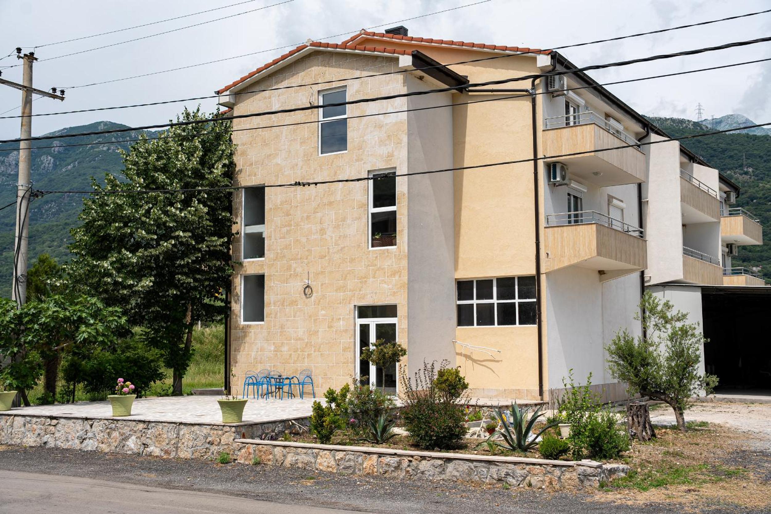 MAS Apartments