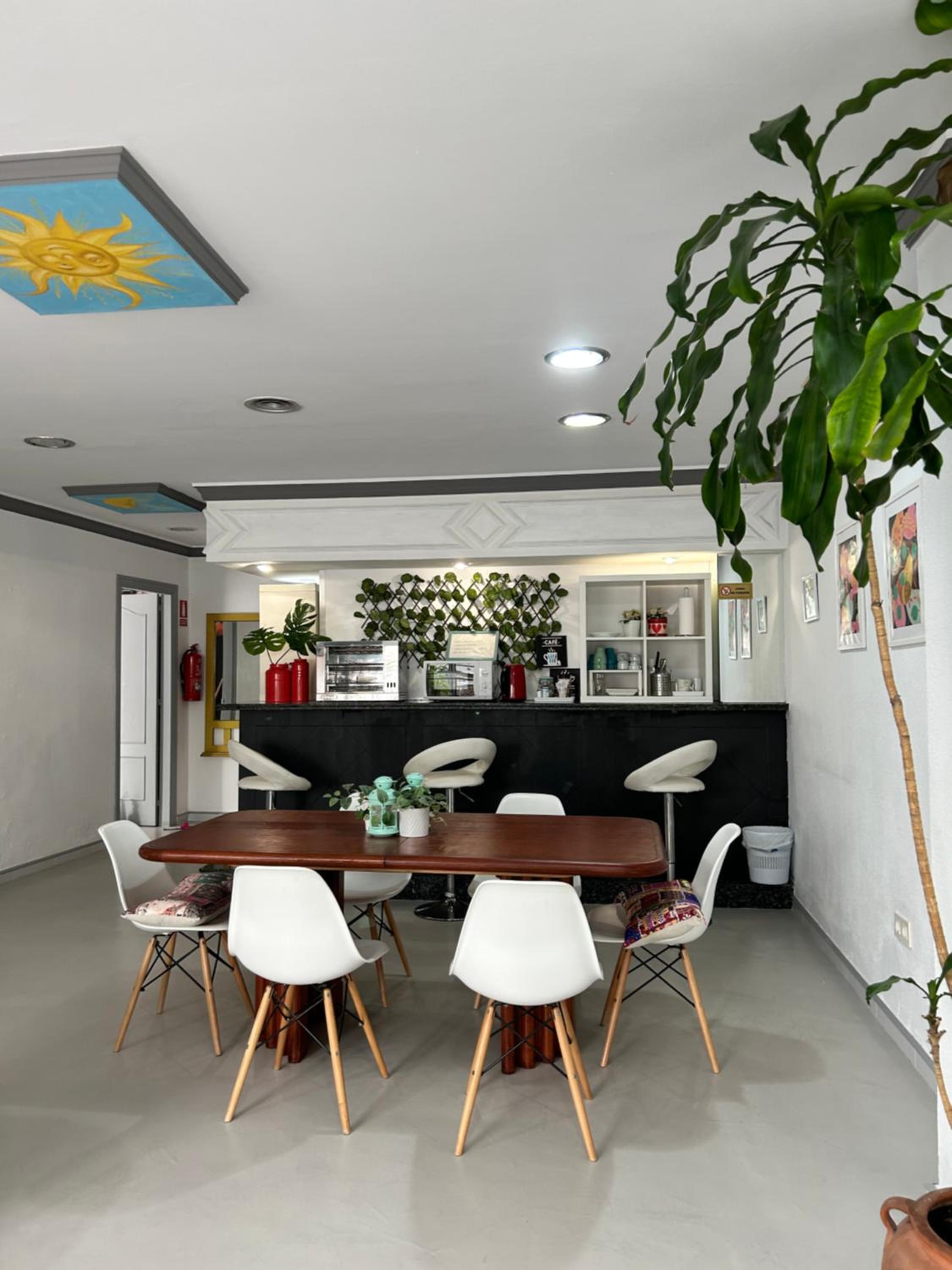 Marbella Vacations - Hostal Berlin - Property Image 2