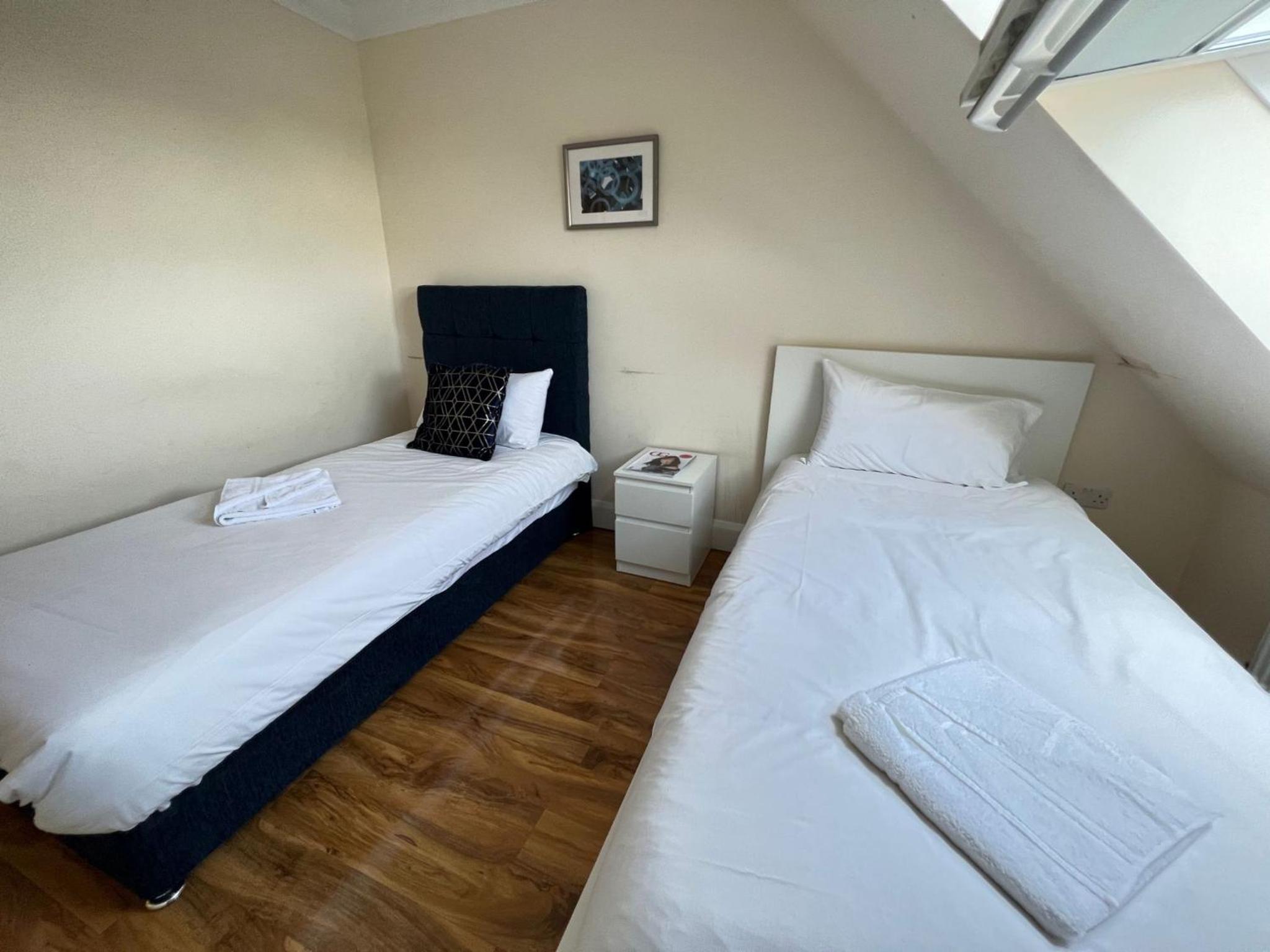 RC Airport Rooms