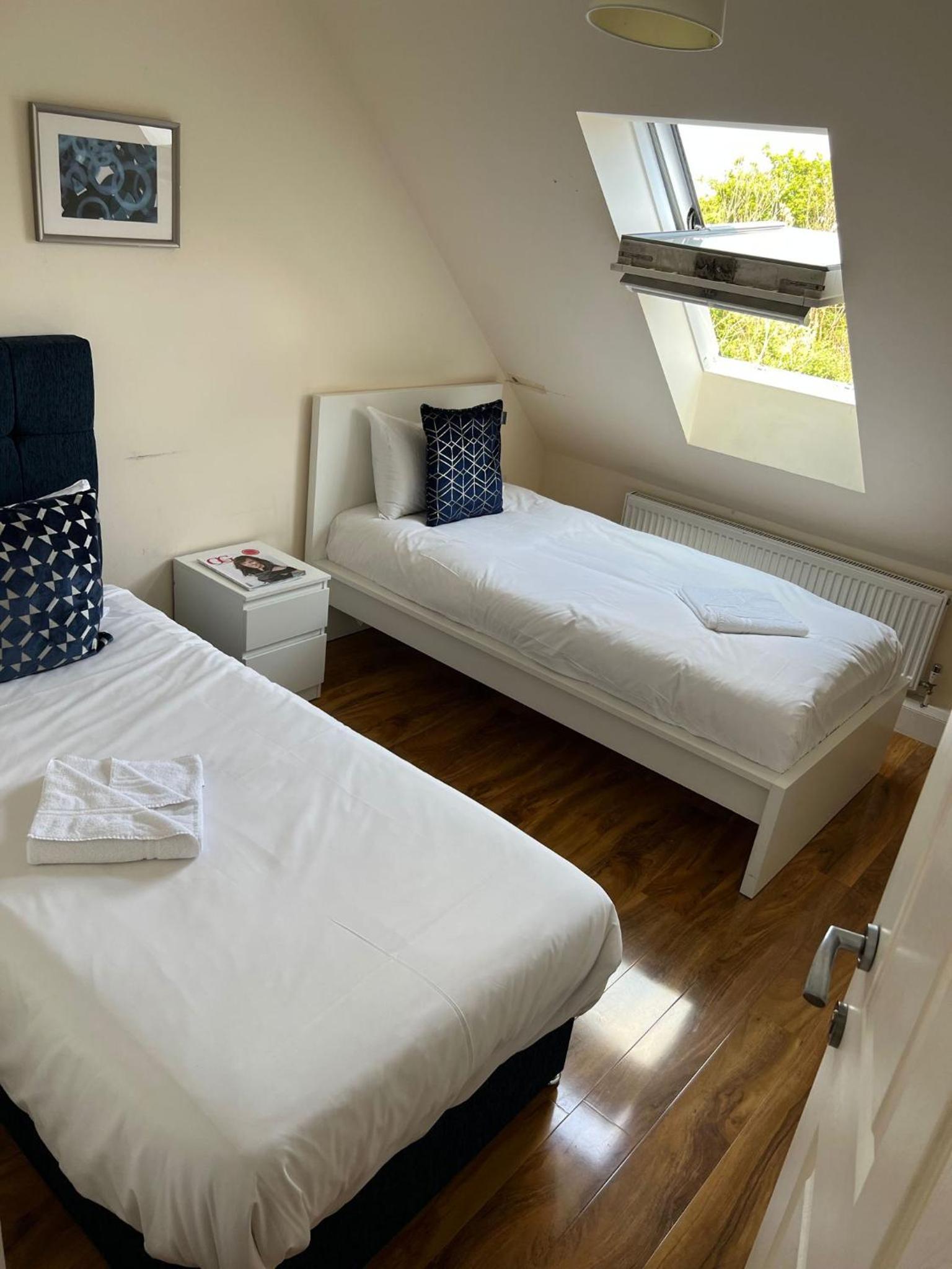 RC Airport Rooms