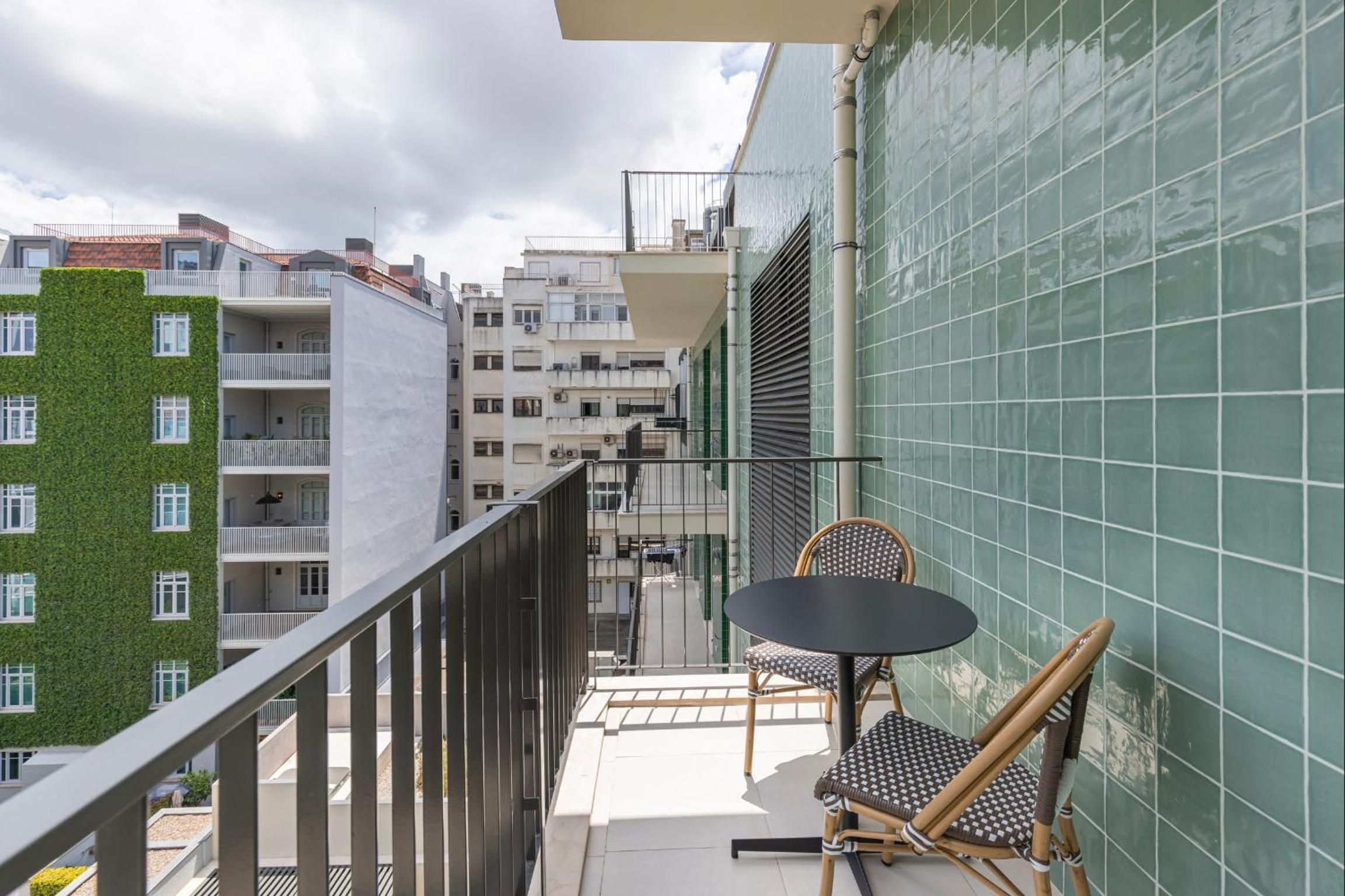 Radiant Apartment in City Center by LovelyStay view 4