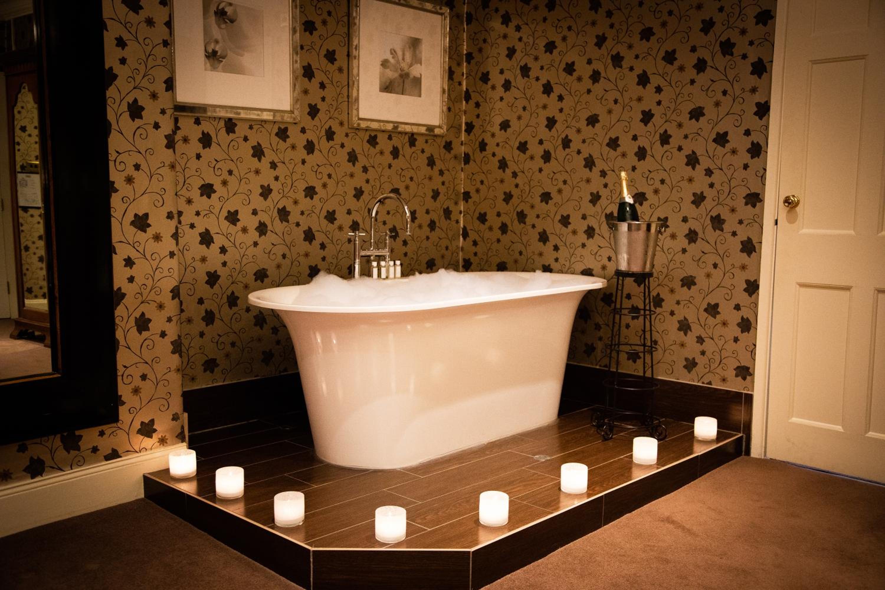 Sherborne Vacations - The Eastbury  Spa - Property Image 10
