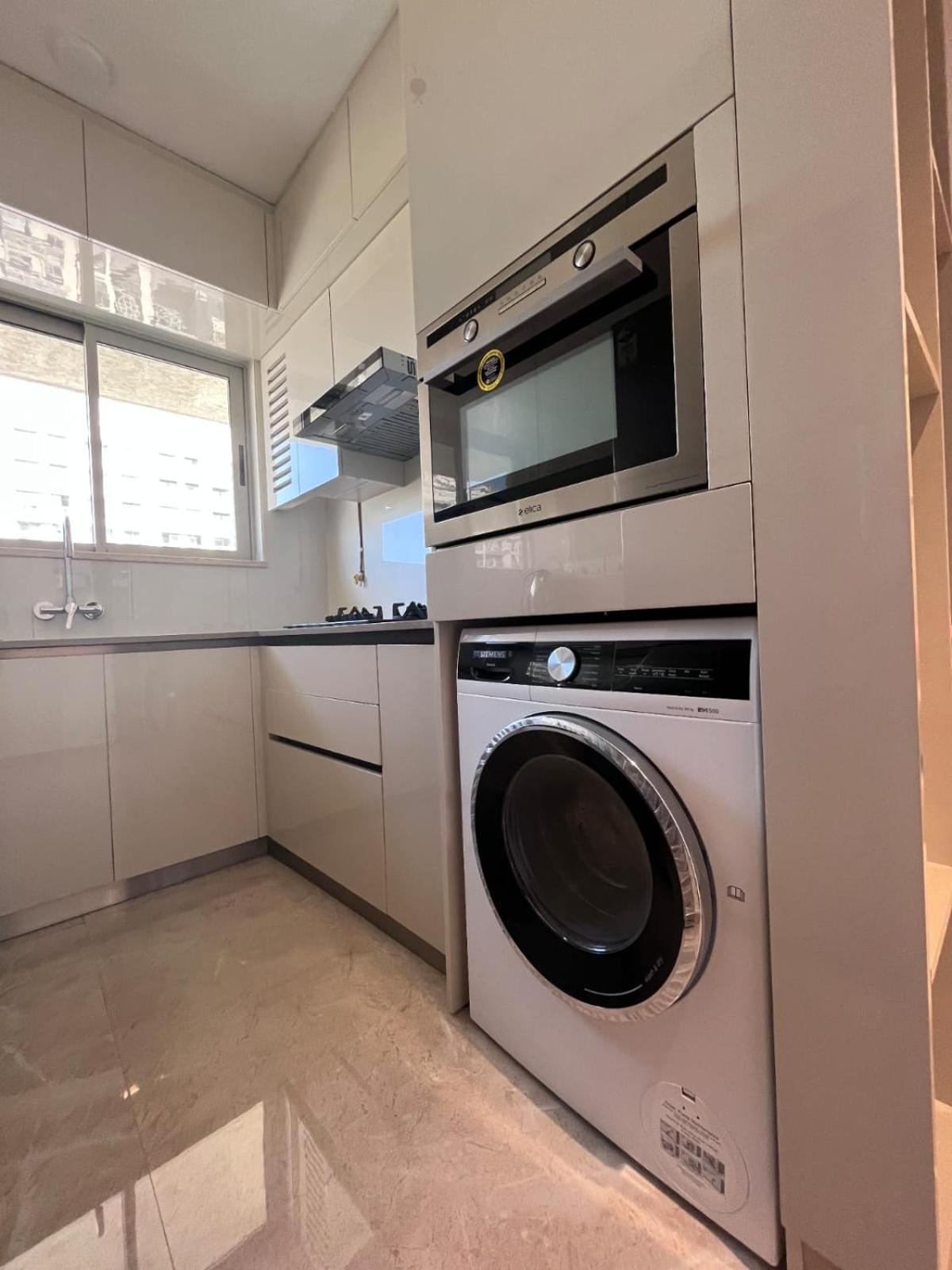 1BR Mumbai theme Apartment In Powai by Florastays