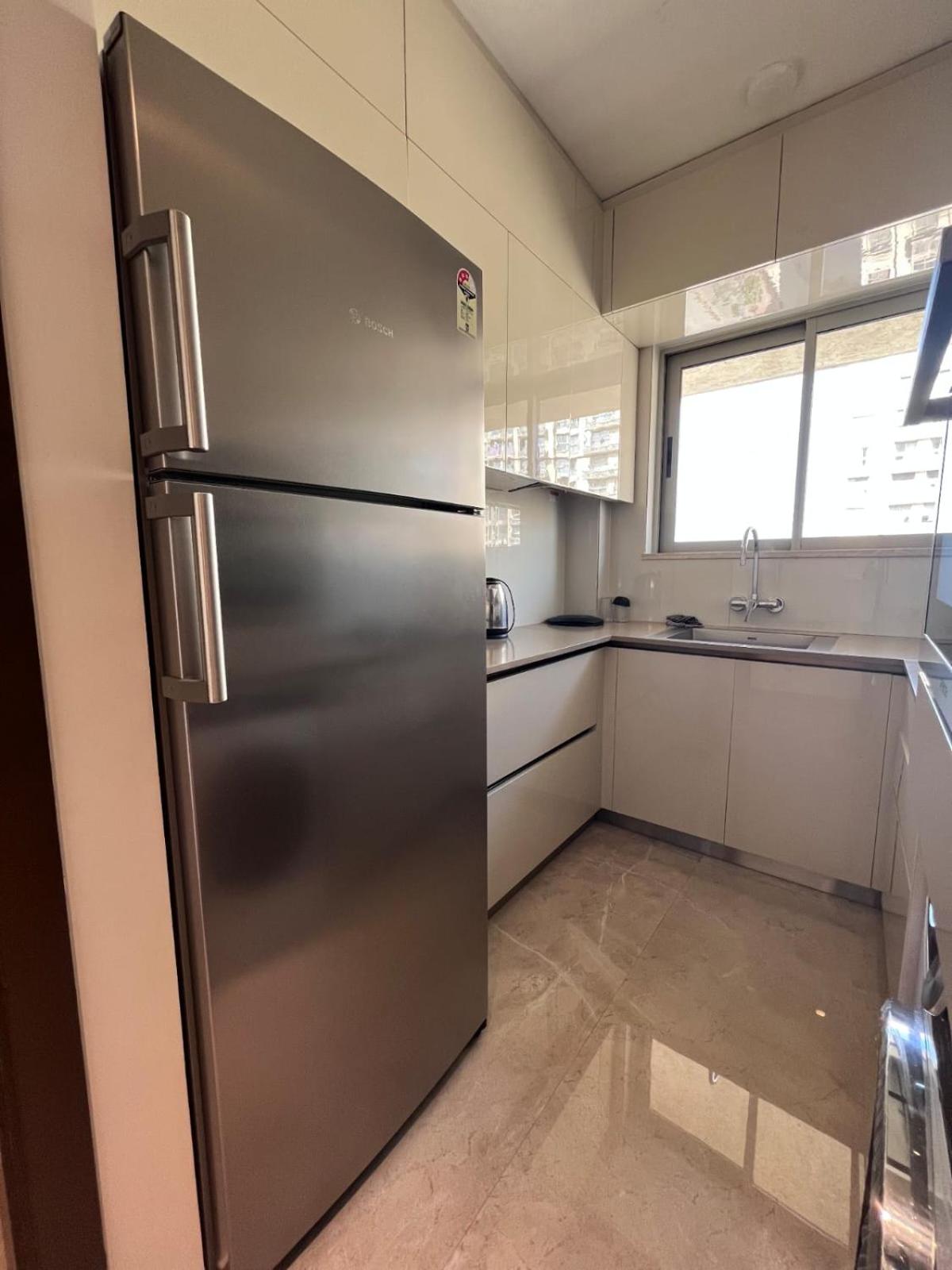 1BR Mumbai theme Apartment In Powai by Florastays