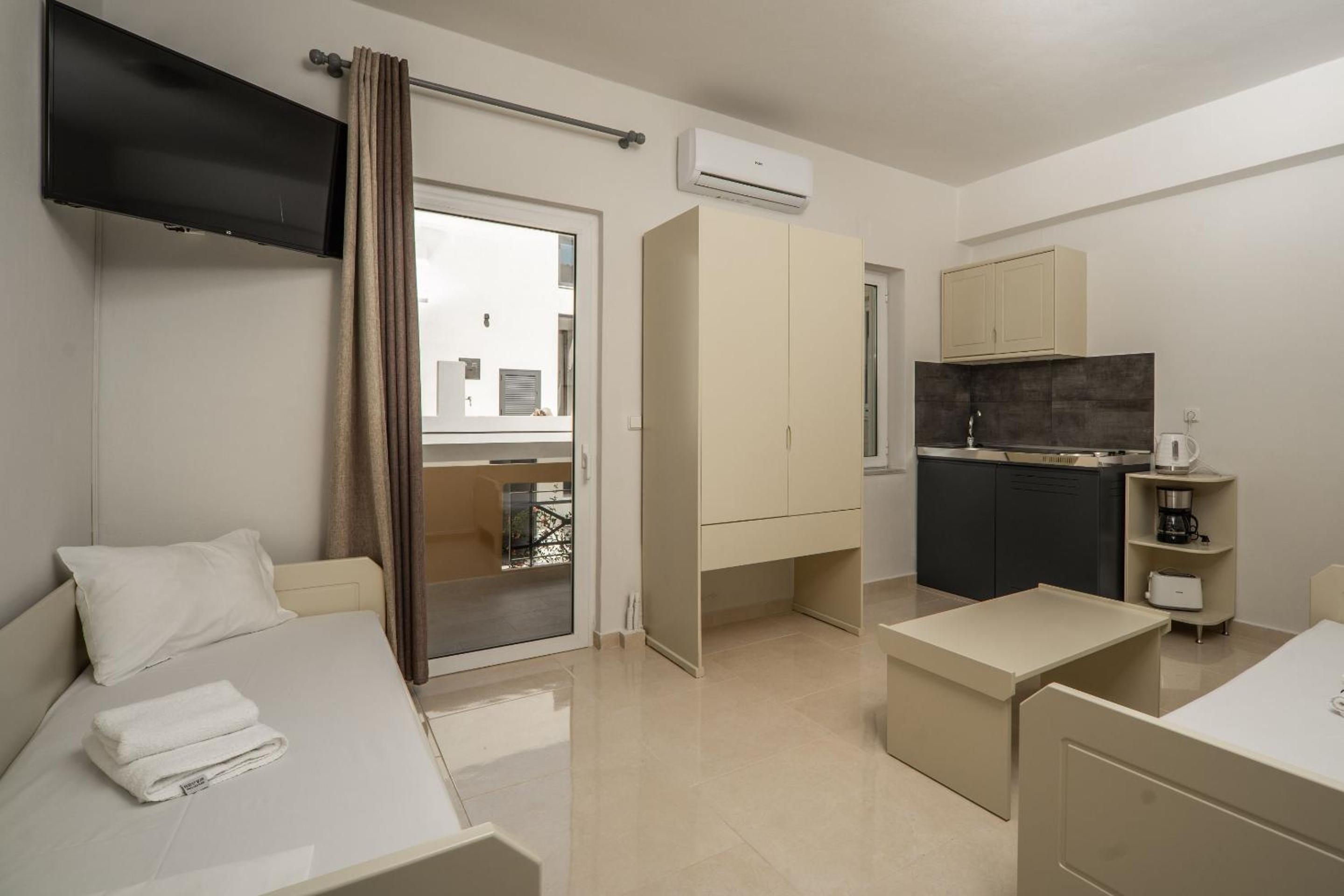 Rhoe Seaside Apartments view 5