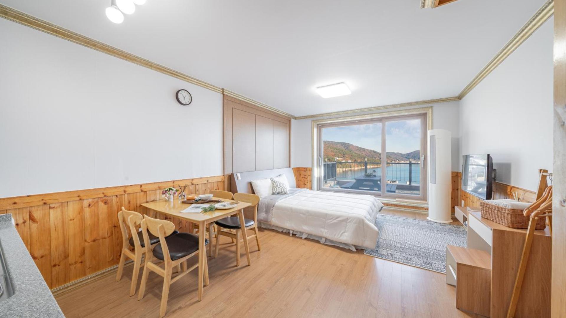 Maremonte Pension, 거제시 - 2