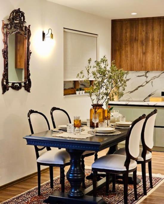 NOVI's Luxury Apartment 2
