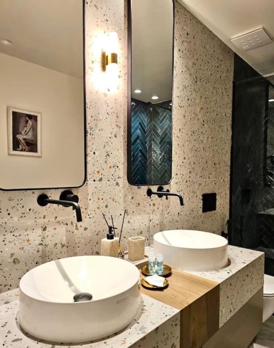 NOVI's Luxury Apartment 2