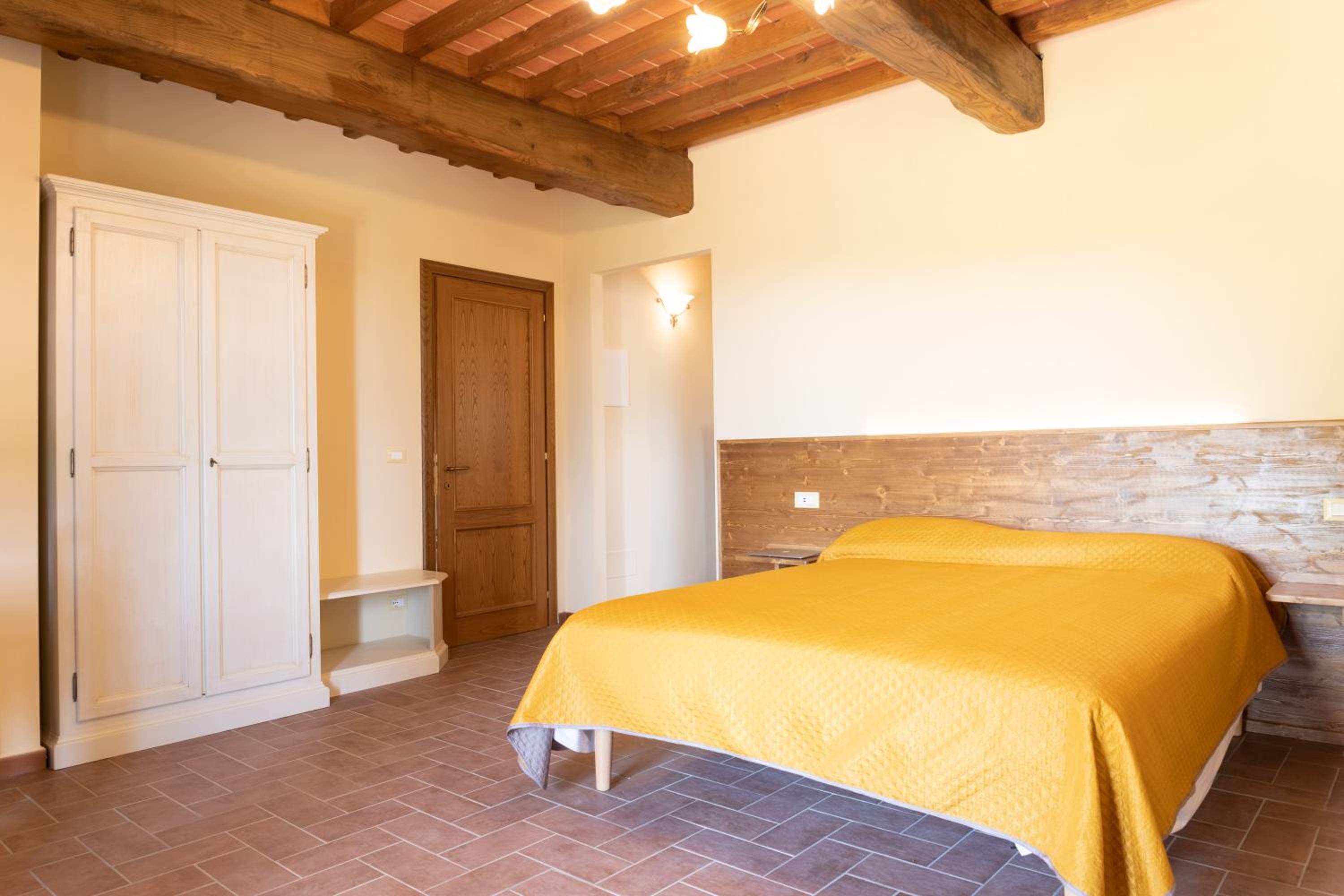Casale la Querce by VacaVilla