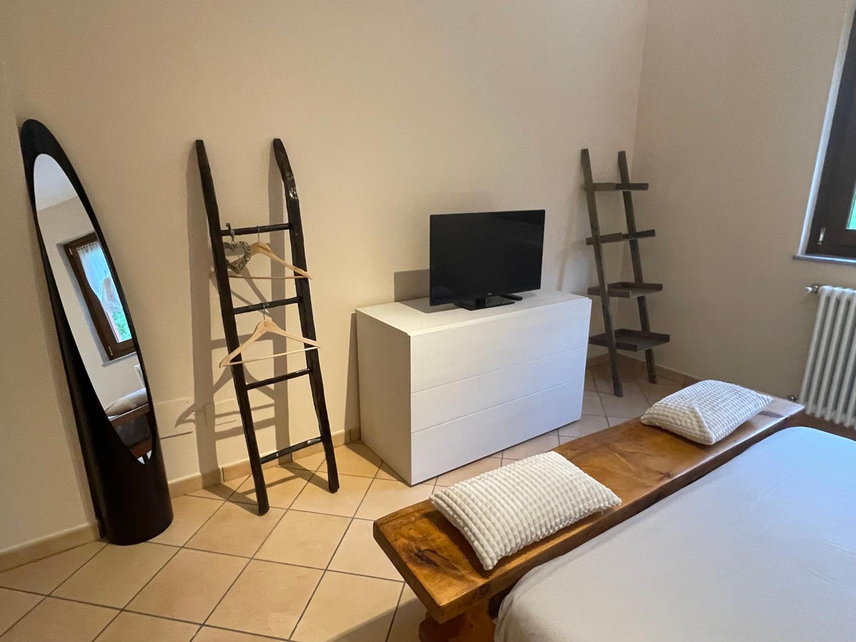 Casa Iris en Omegna — hotel room