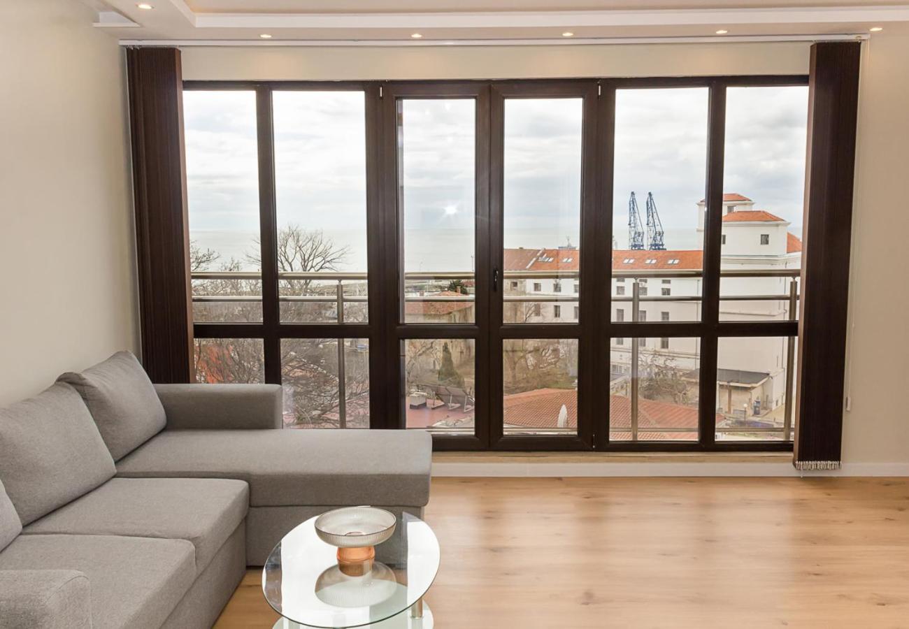 Seaview Haven - Elegant 2BD Flat in Balchik by Flat Mаnager