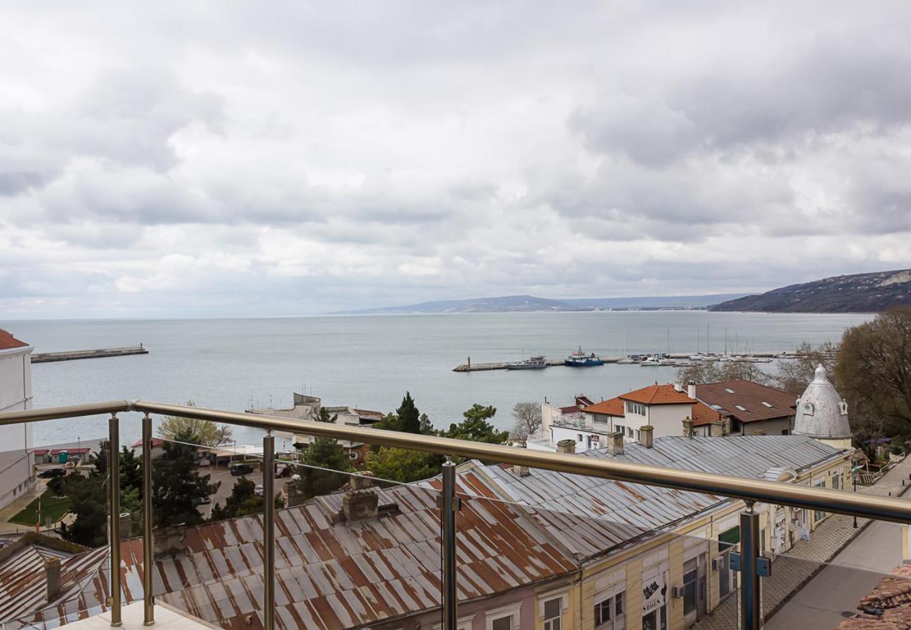 Seaview Haven - Elegant 2BD Flat in Balchik by Flat Mаnager