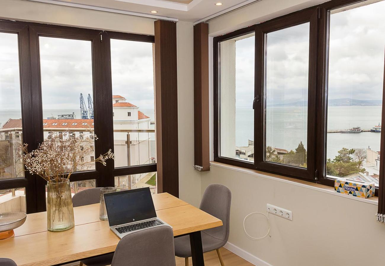 Seaview Haven - Elegant 2BD Flat in Balchik by Flat Mаnager