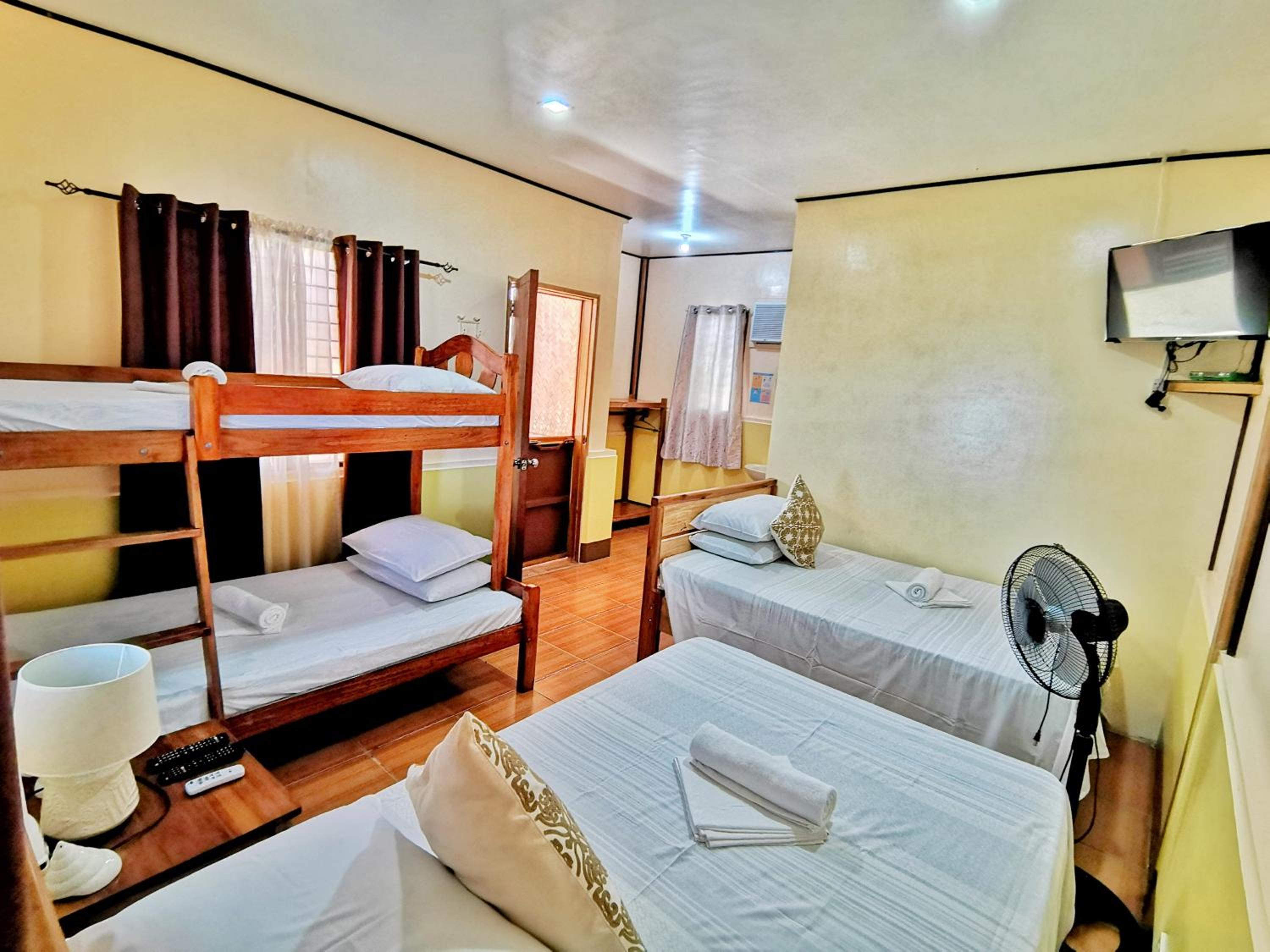 Besaga Beachfront B&B - Port Barton