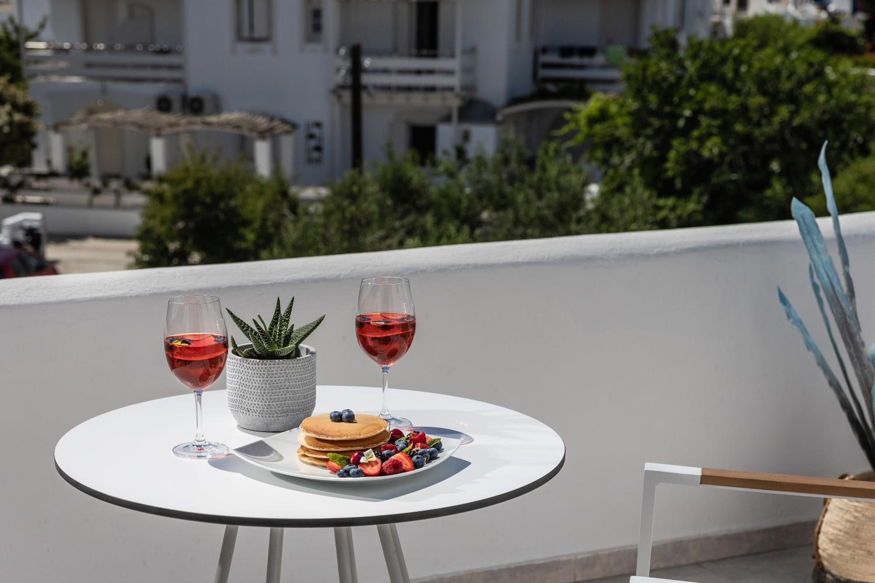 Naxos Leisure
