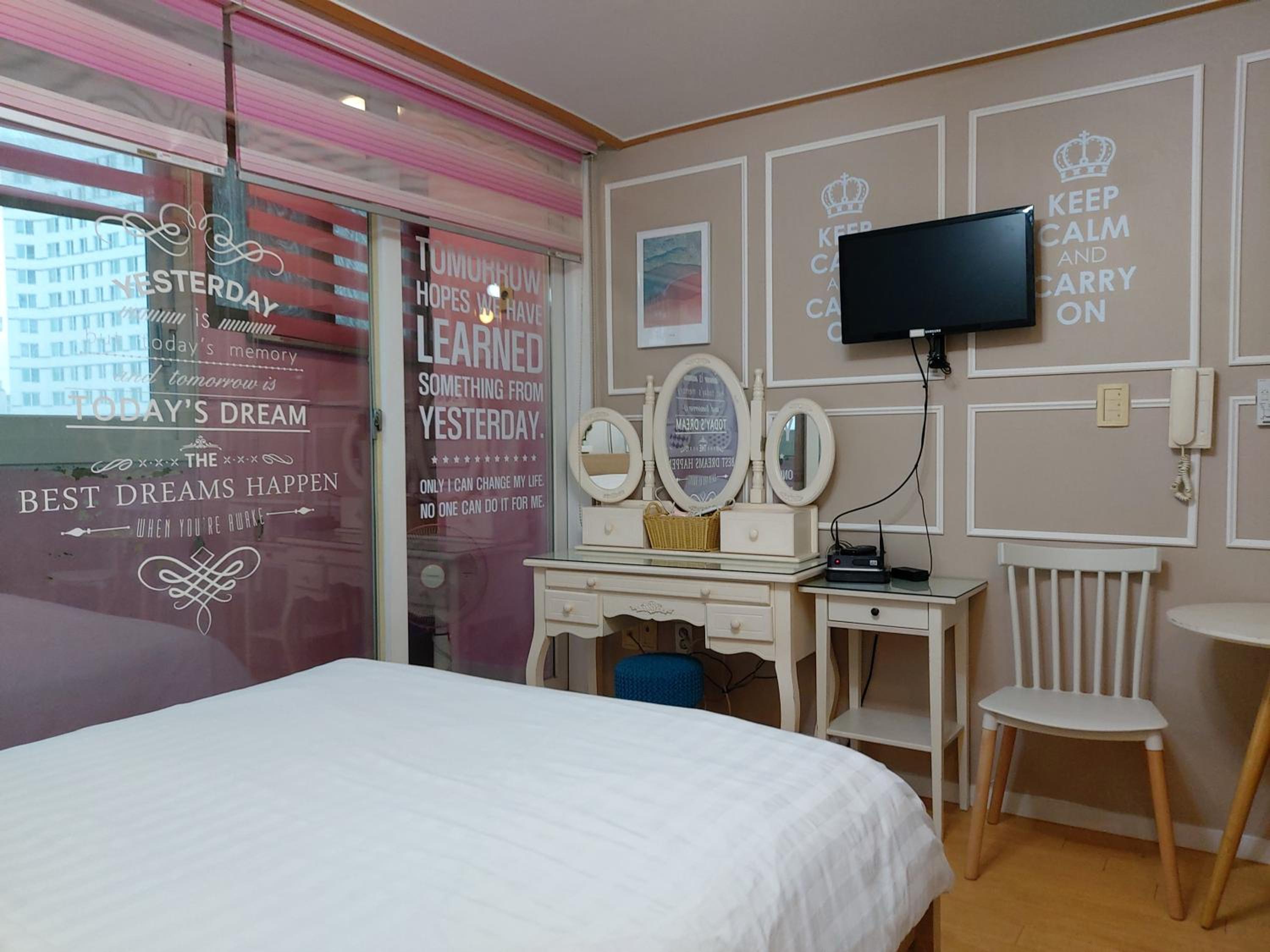 hotel room