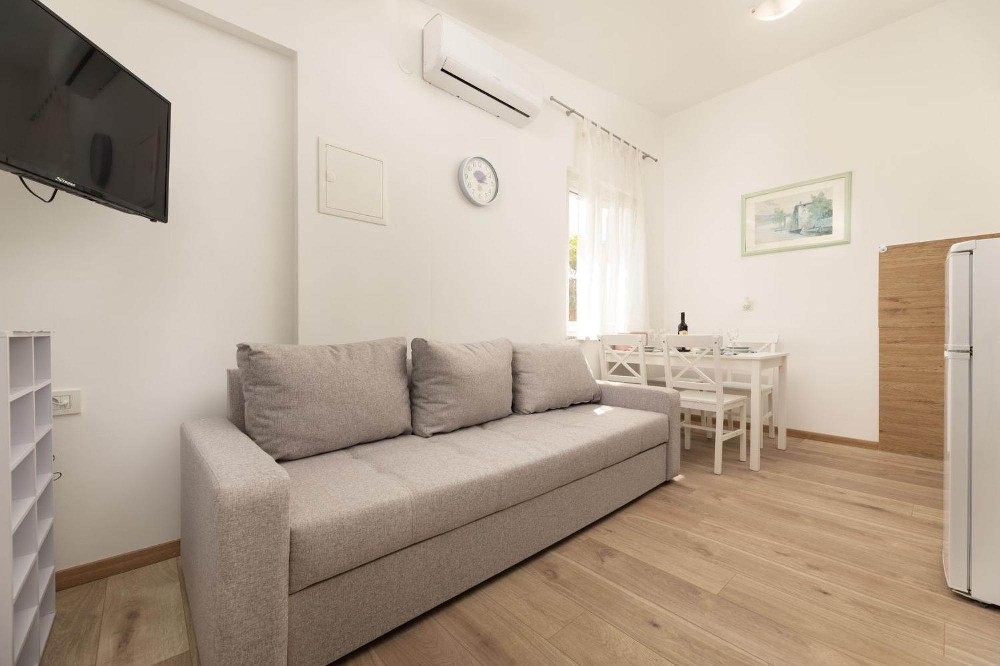 Apartments Danica by EL-PI TOURS