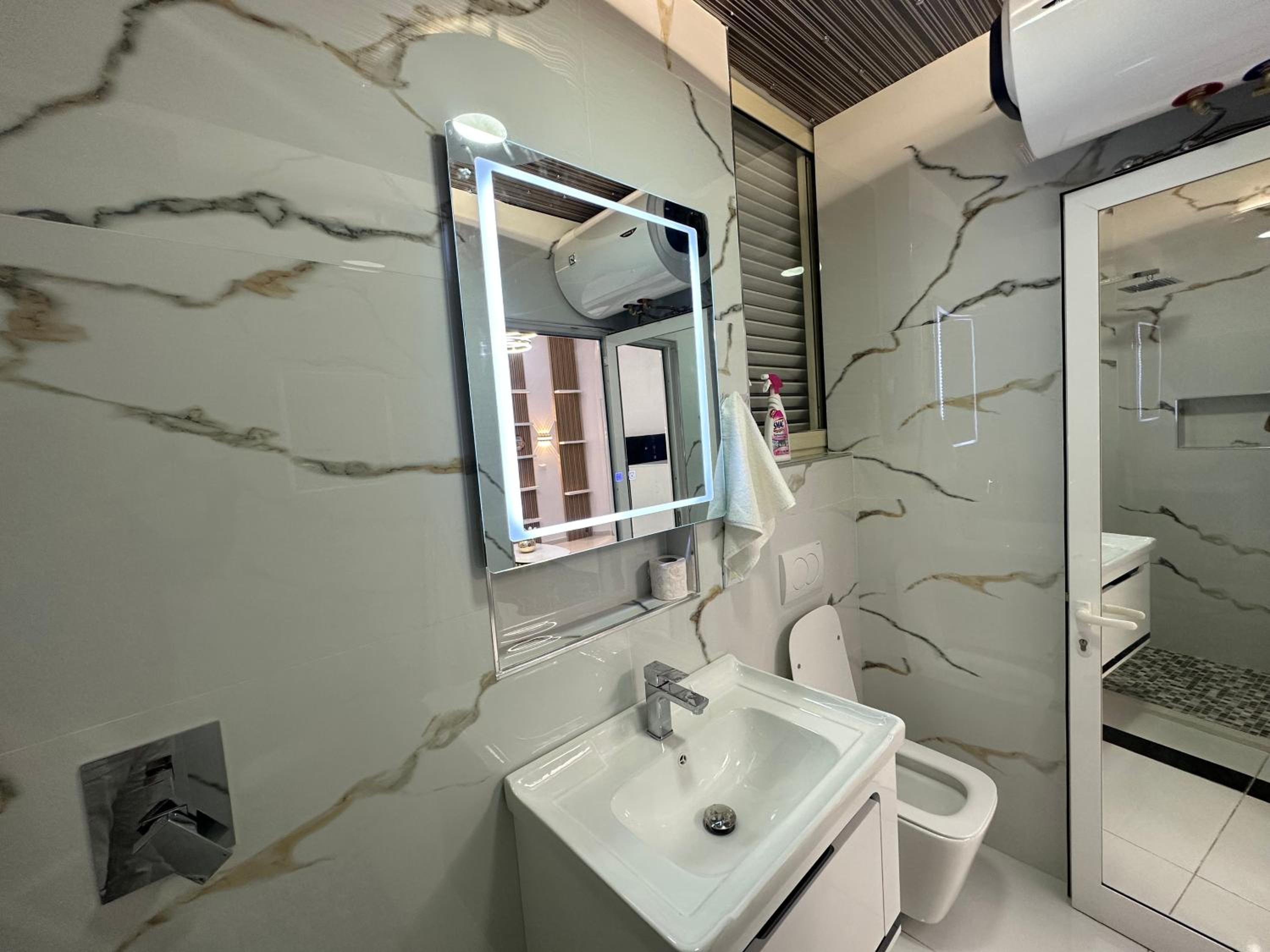 ESTO's Apartament near Tirana Airport 1 - Self CheckIN -Netflix - FREE Parking