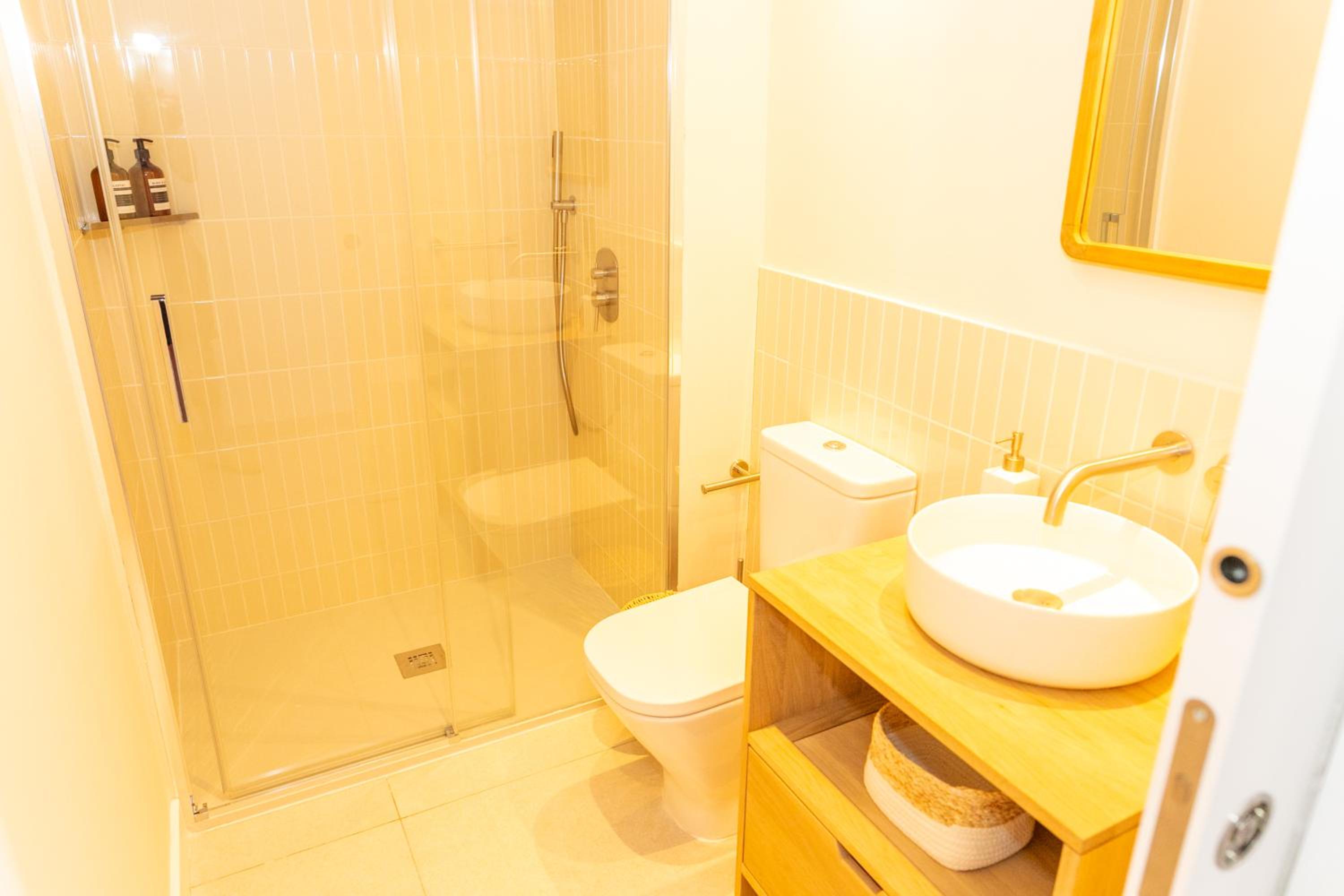 Lances Sun - Apartamento moderno frente a Playa Los Lances ideal para 7 viajeros view 5