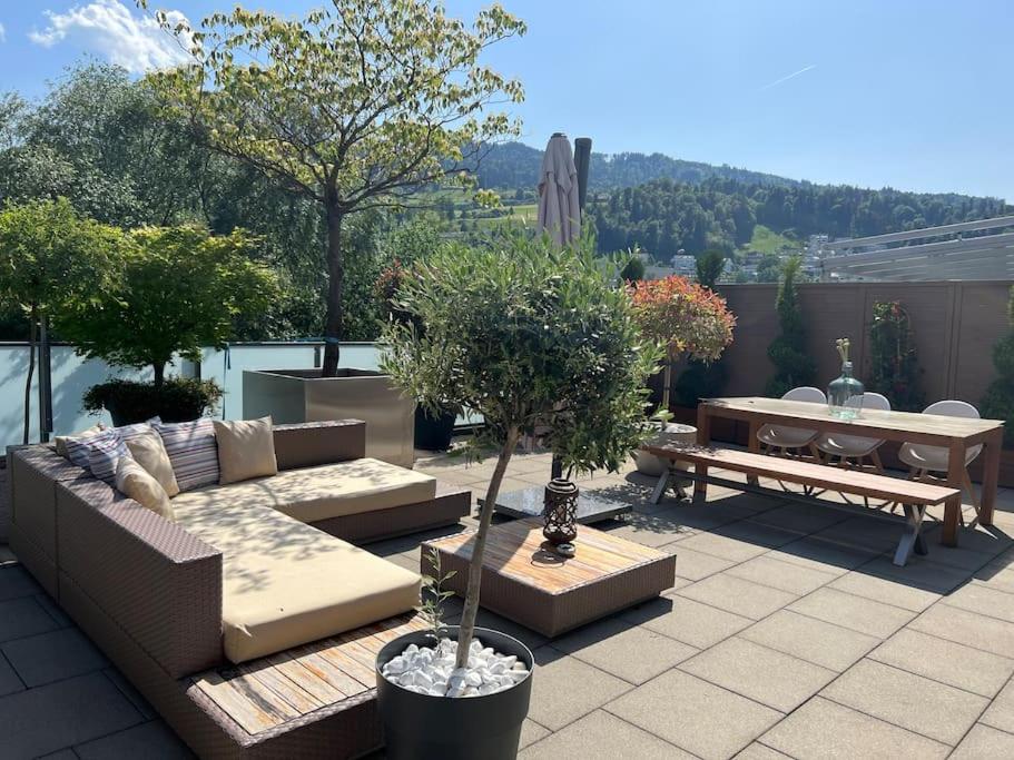 Atikka, Penthouse