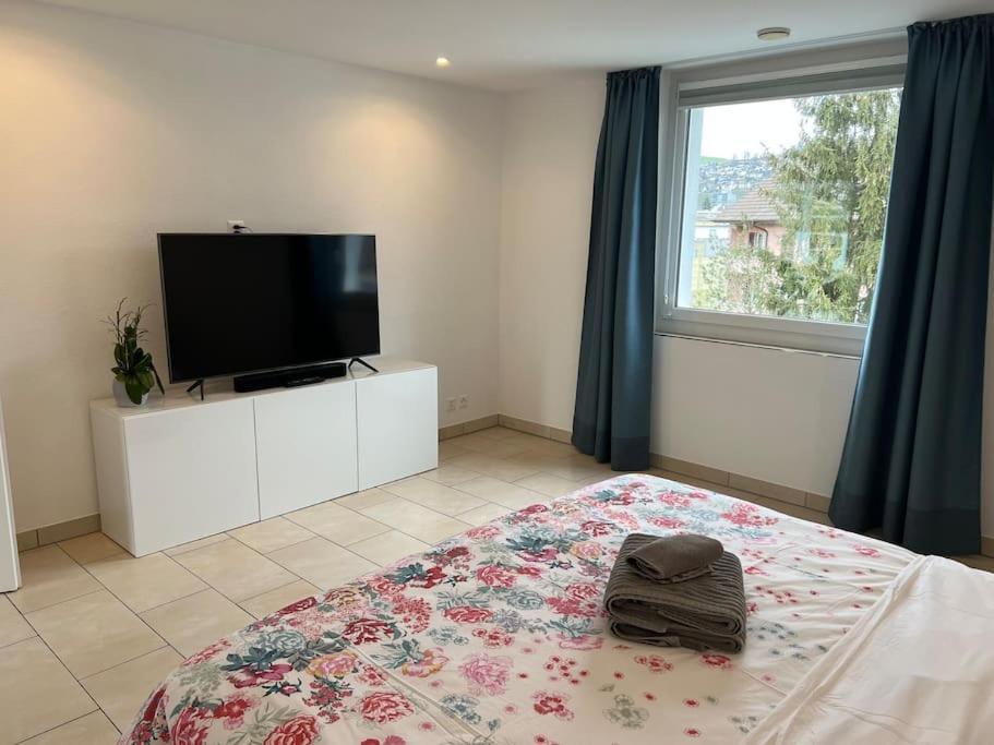 Atikka, Penthouse