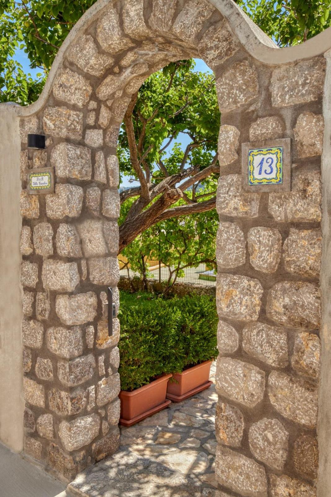 Photo 27