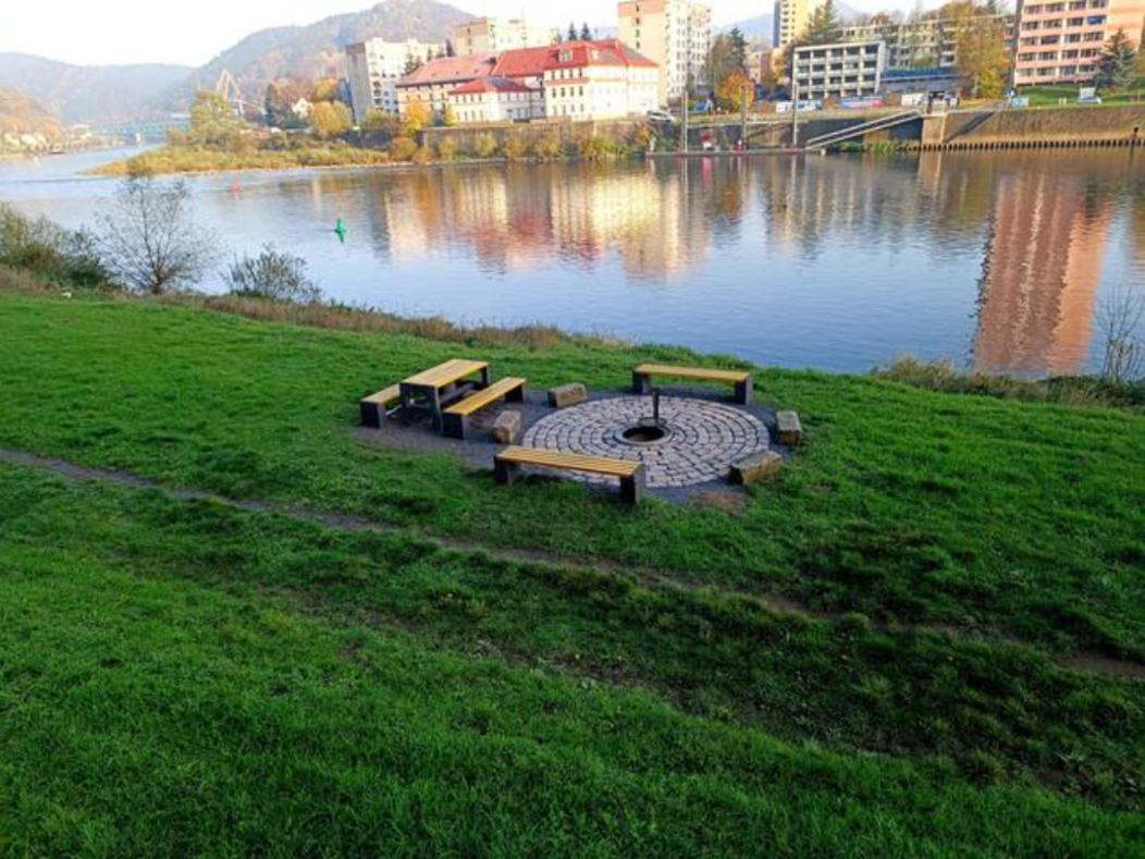 U Bocmana s výhledem na zámek a Labe