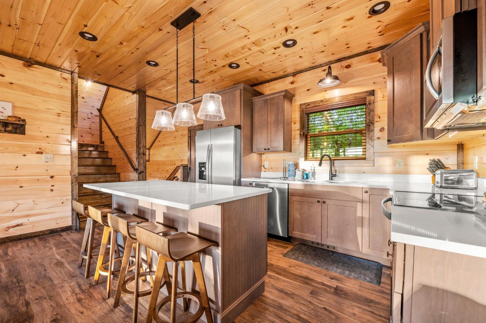 Overlook Swim Lodge - Indoor Heated Pool, 3 Decks, Hot Tub, Theatre, Game Room - Minutes to PF & Dollywood view 5