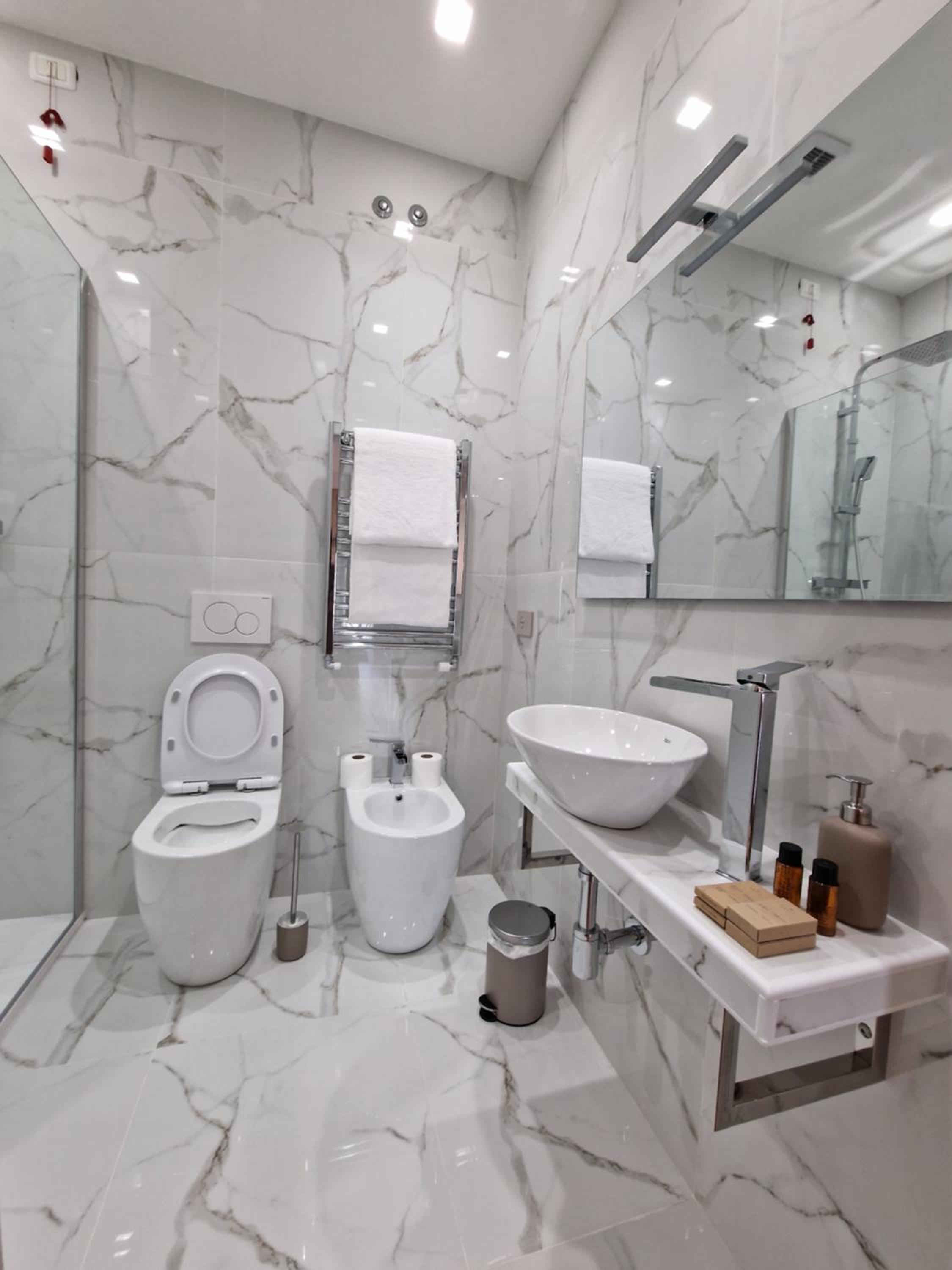 Cuma Suites