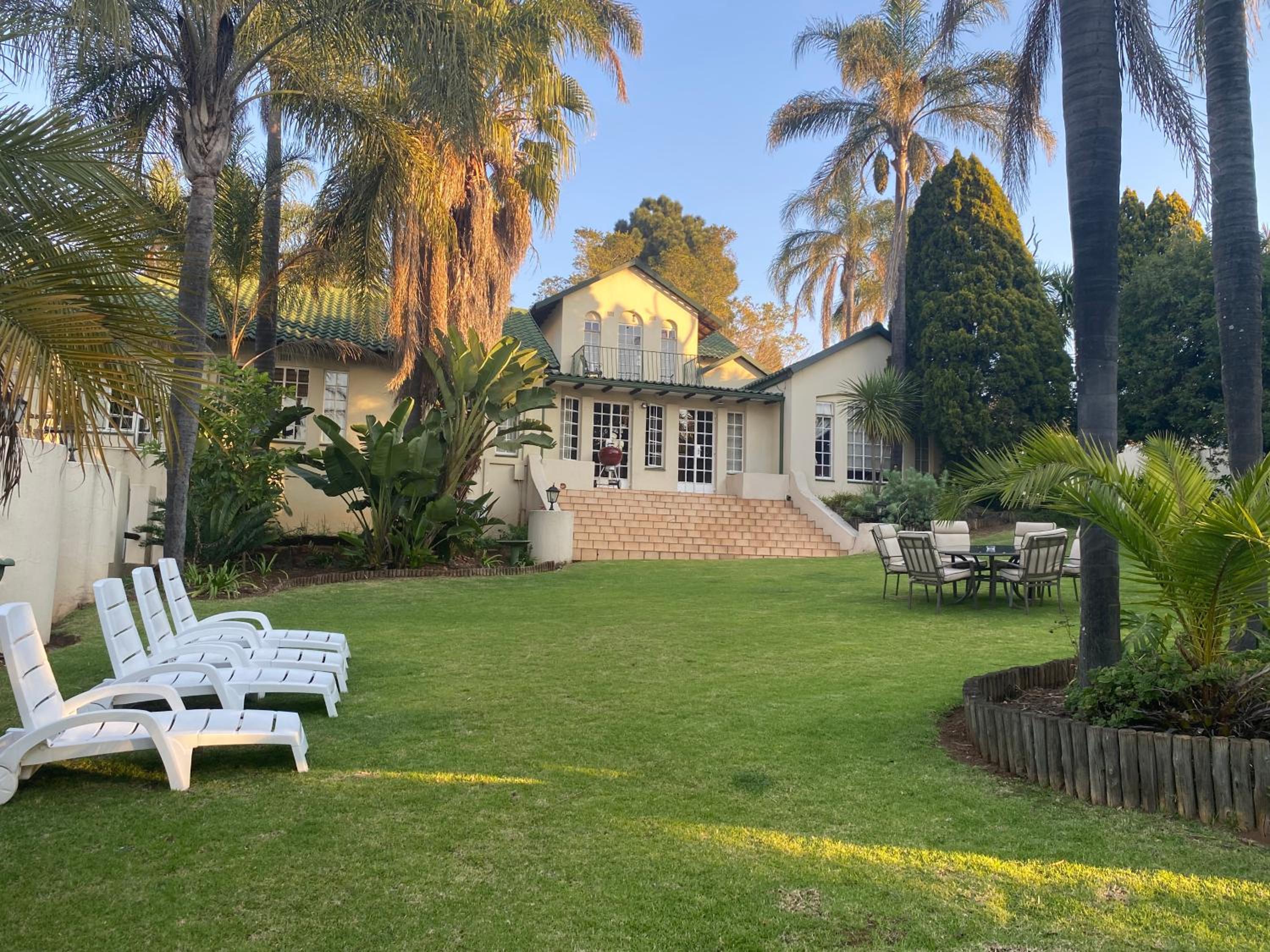 Hotel Safari Deluxe Rooms - elegant rooms with access to beautiful garden & pool - Image 1