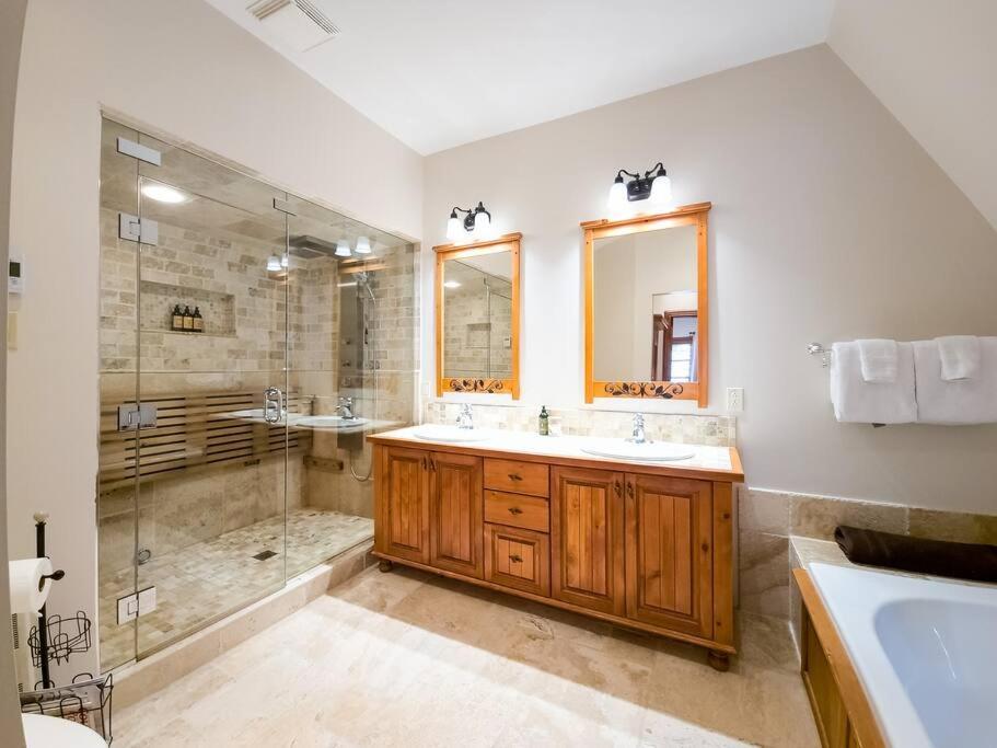 Tremblant Prestige - Plateau 202-5