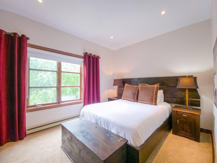 Tremblant Prestige - Plateau 202-5