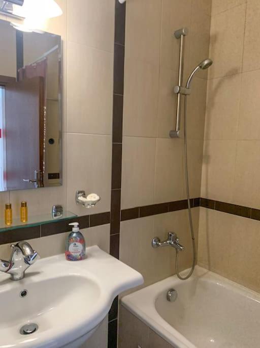 Cozy Rila Park Apartments