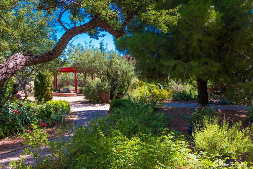 Kapila Gardens Family Retreat w/ private pool