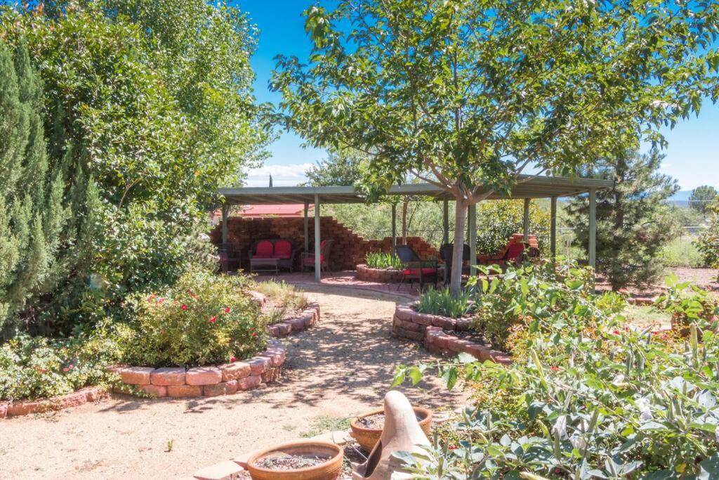 Kapila Gardens Family Retreat w/ private pool