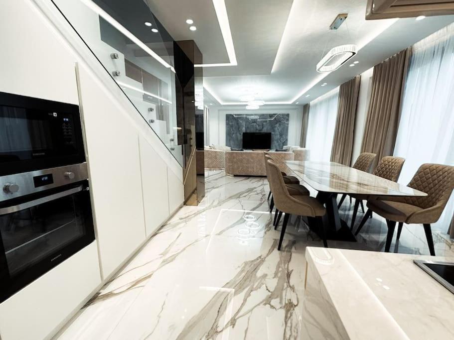 Palmera VIP Vila