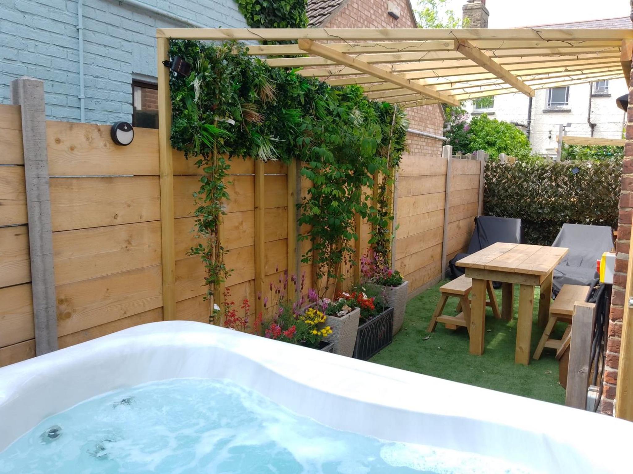 Hotel 1 The Old Schoolhouse For 5+cot; Hot Tub, Parking, Pets