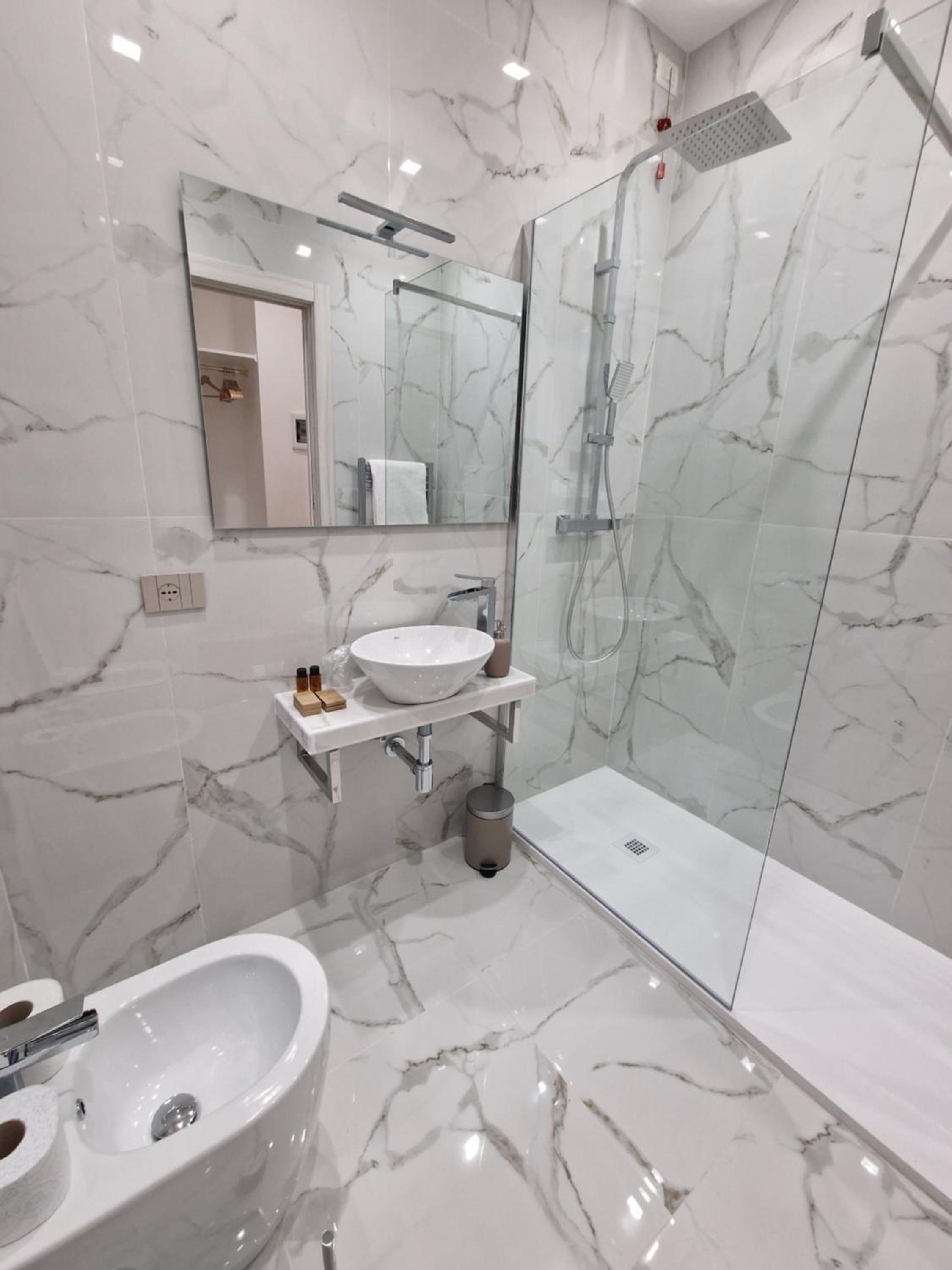 Cuma Suites