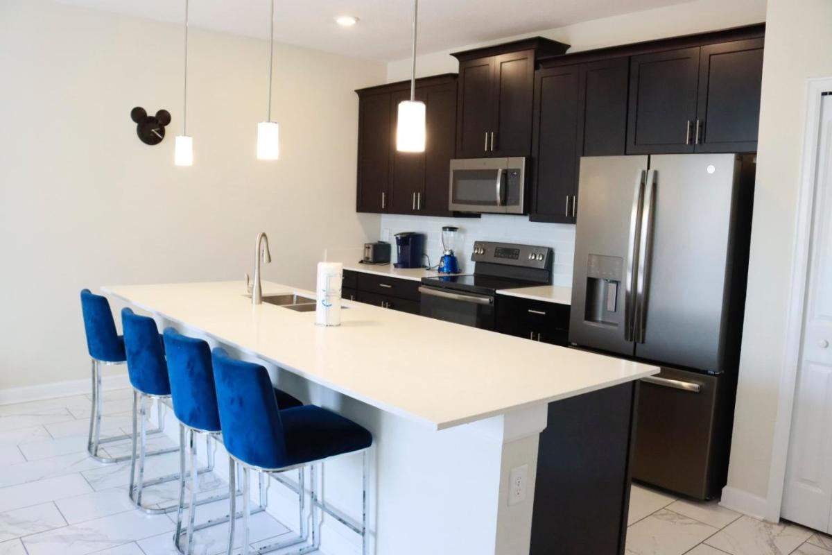 404OCA-The Retreat at ChampionsGate townhouse view 3