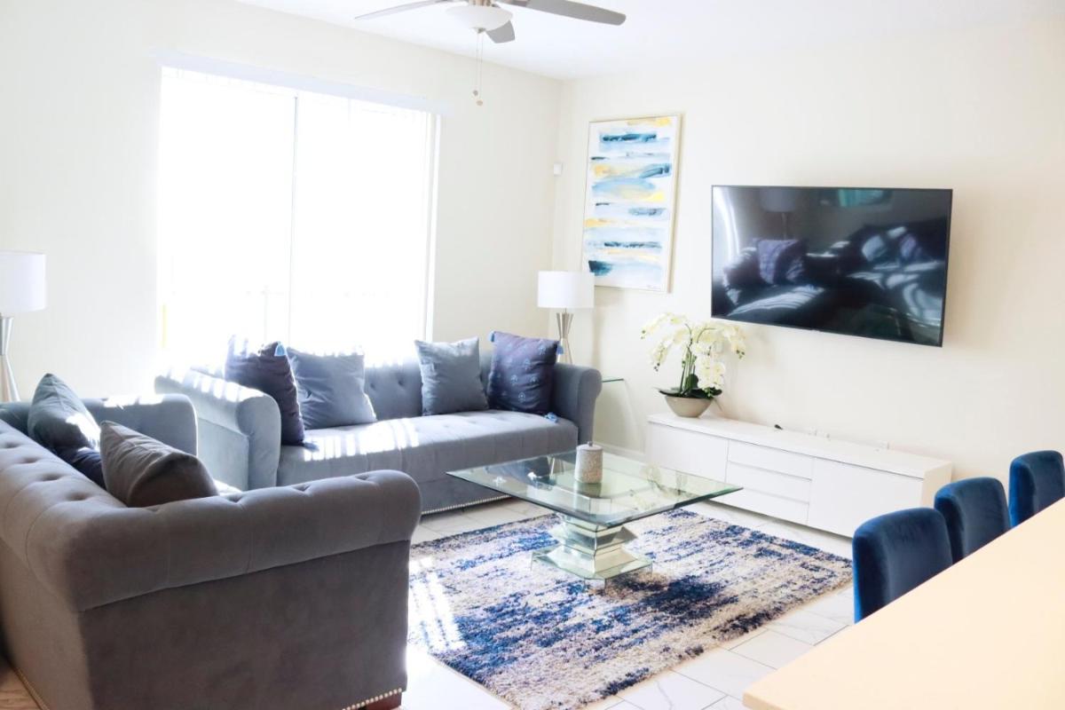 404OCA-The Retreat at ChampionsGate townhouse view 4